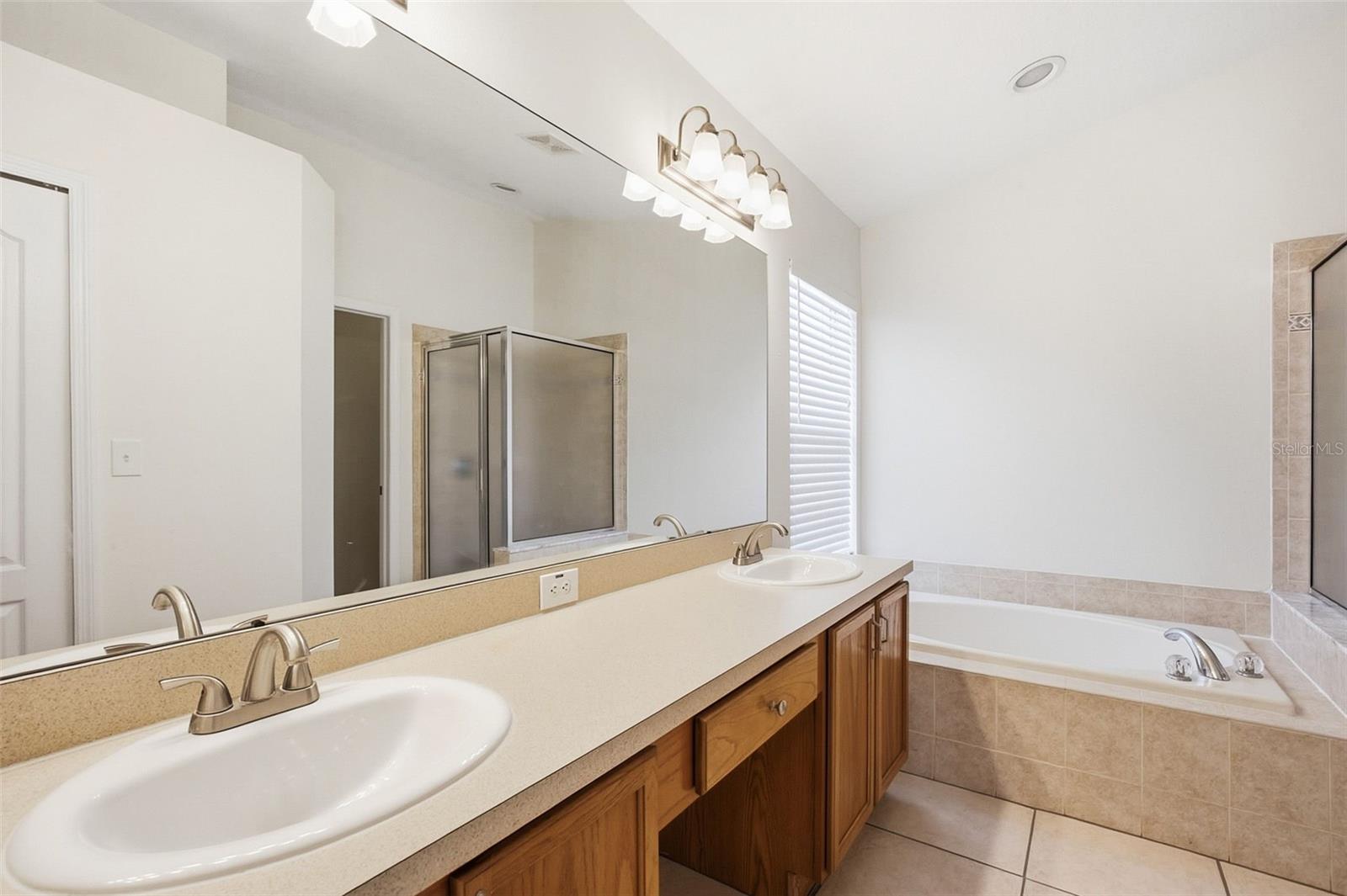 Image 37 of 43 For 15511 Montilla Loop