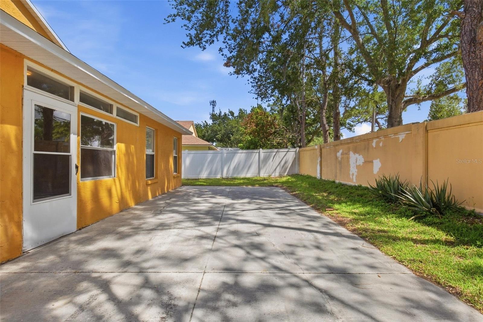 Image 39 of 43 For 15511 Montilla Loop