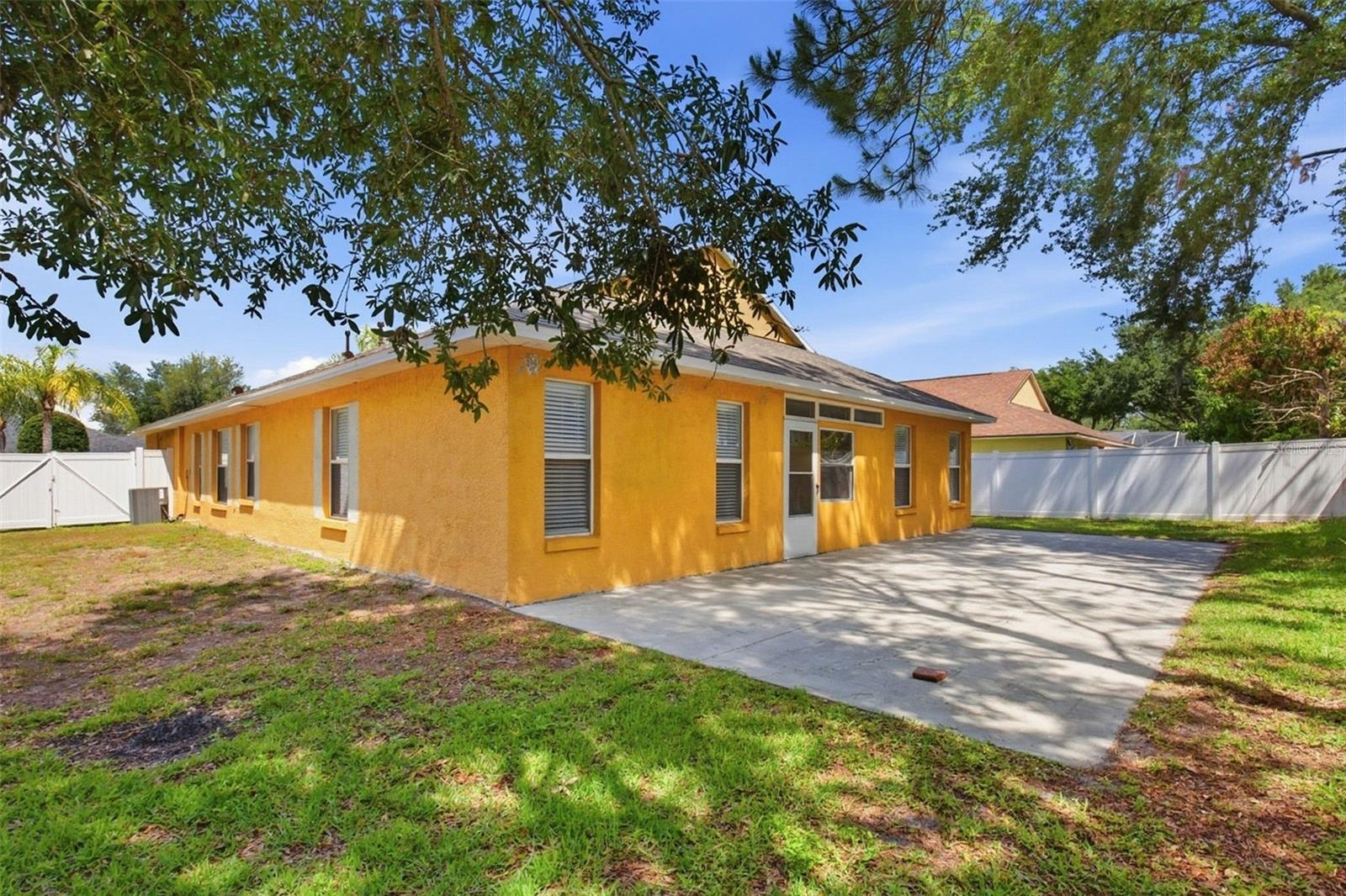 Image 40 of 43 For 15511 Montilla Loop