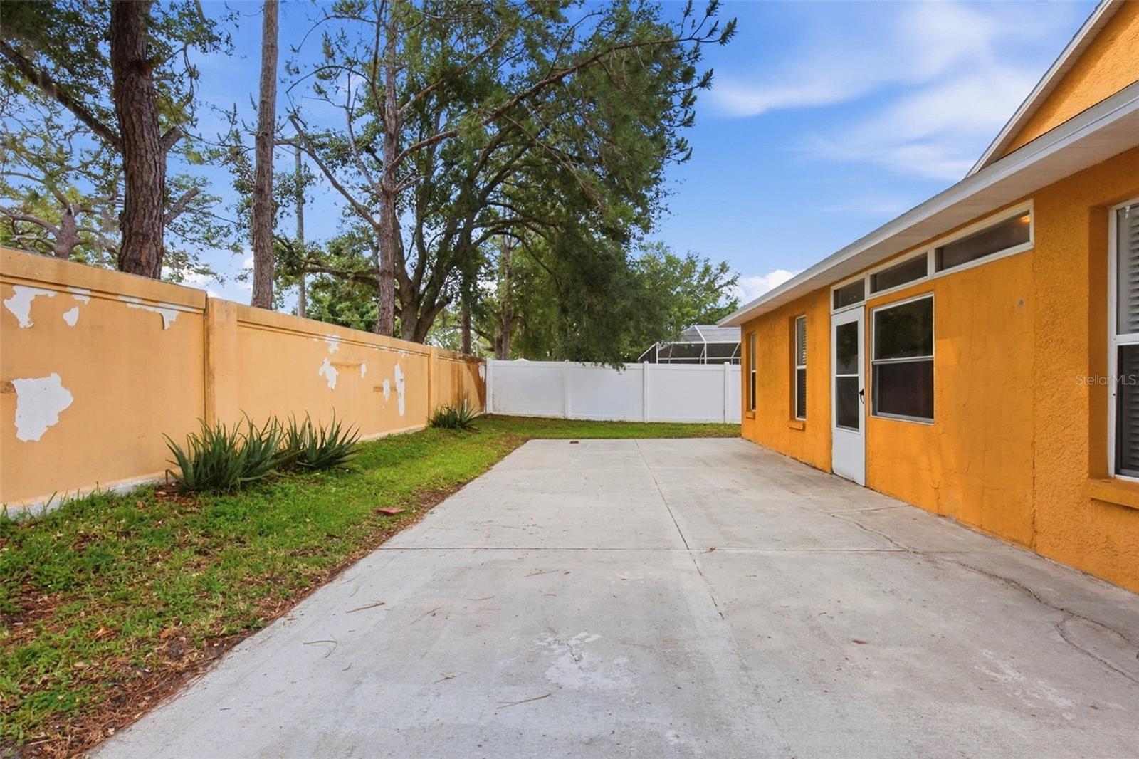 Image 42 of 43 For 15511 Montilla Loop