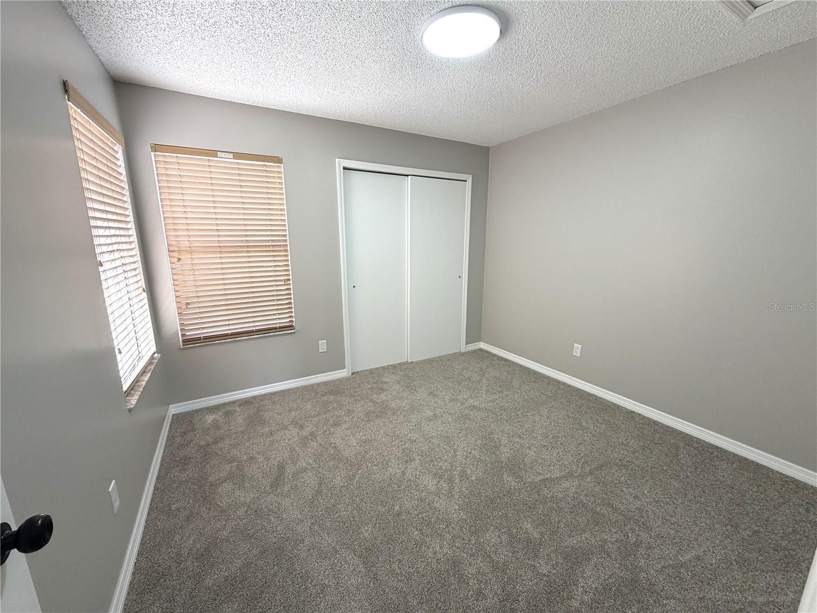 Image 31 of 41 For 50 Lakepointe Circle