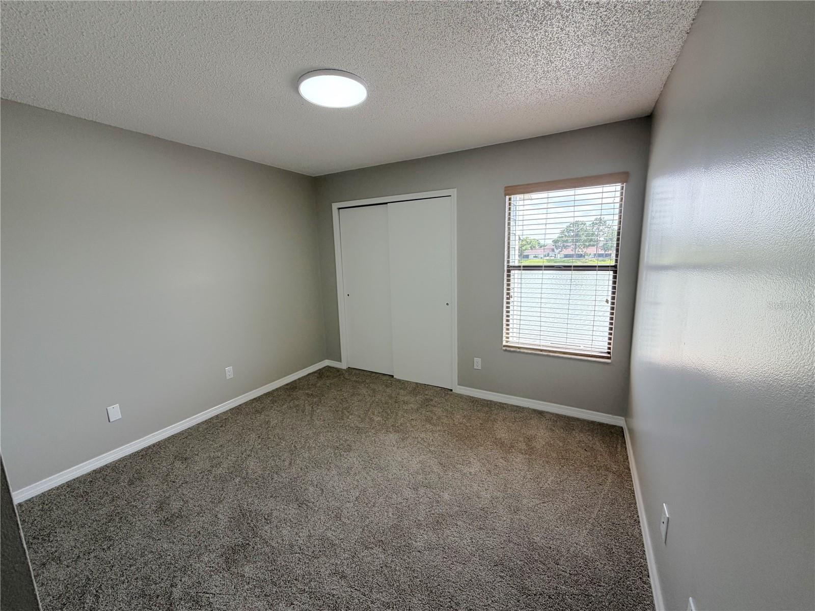Image 34 of 41 For 50 Lakepointe Circle
