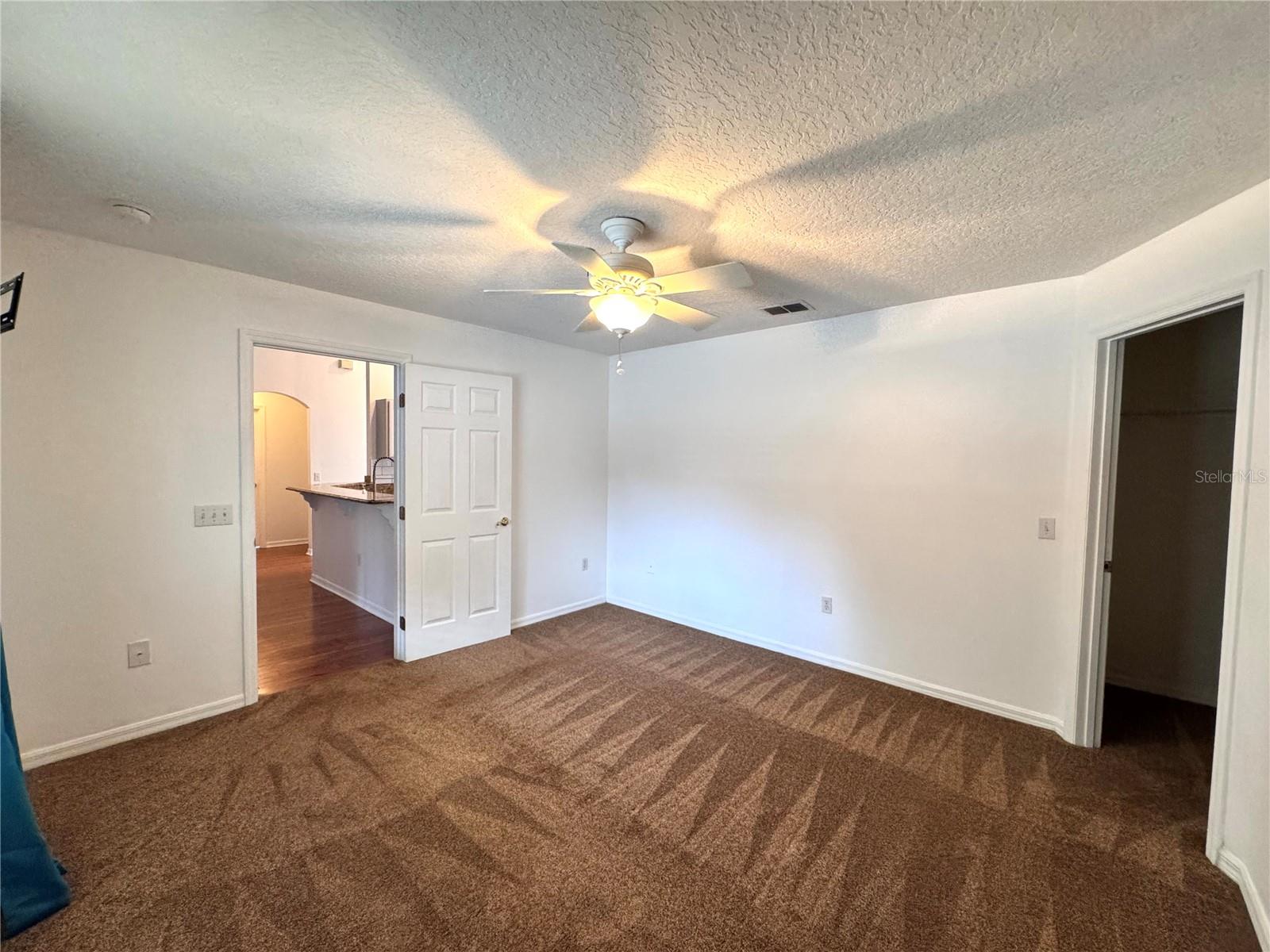 Image 16 of 25 For 205 Paradise Woods Place