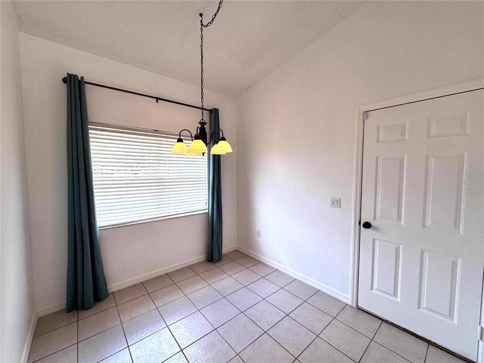 Image 21 of 25 For 205 Paradise Woods Place