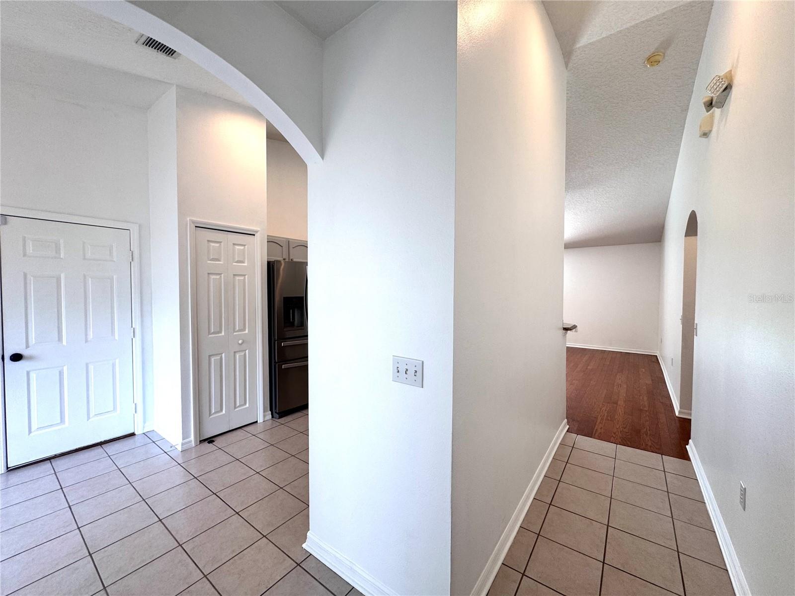 Image 6 of 25 For 205 Paradise Woods Place