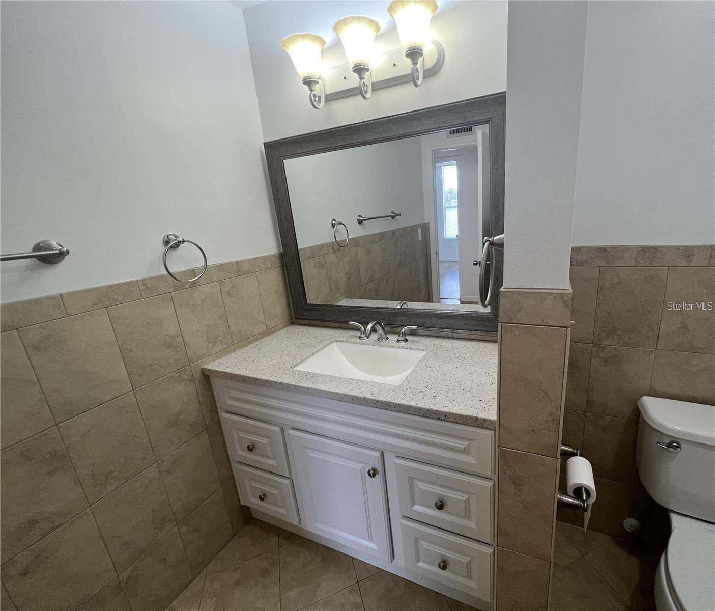 Image 10 of 14 For 524 Orange Drive 21