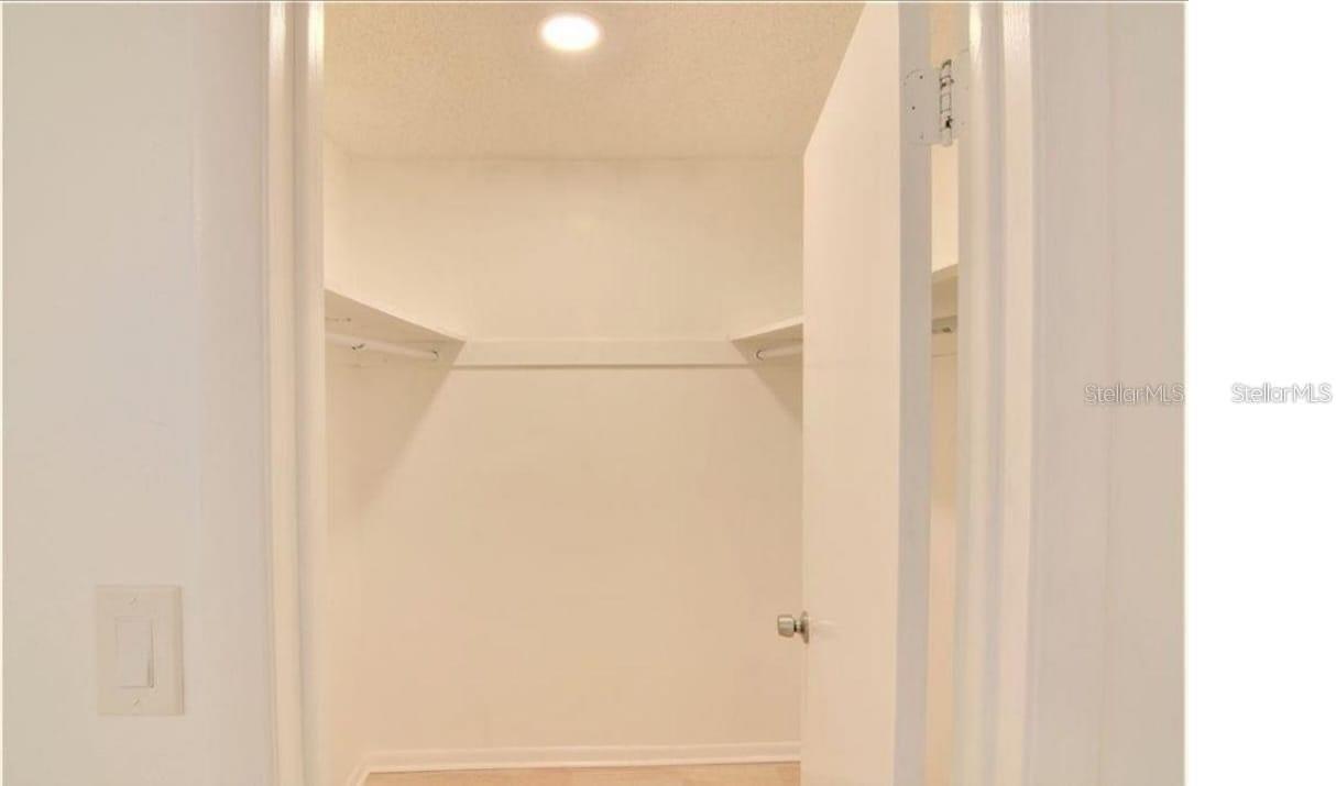 Image 5 of 14 For 524 Orange Drive 21