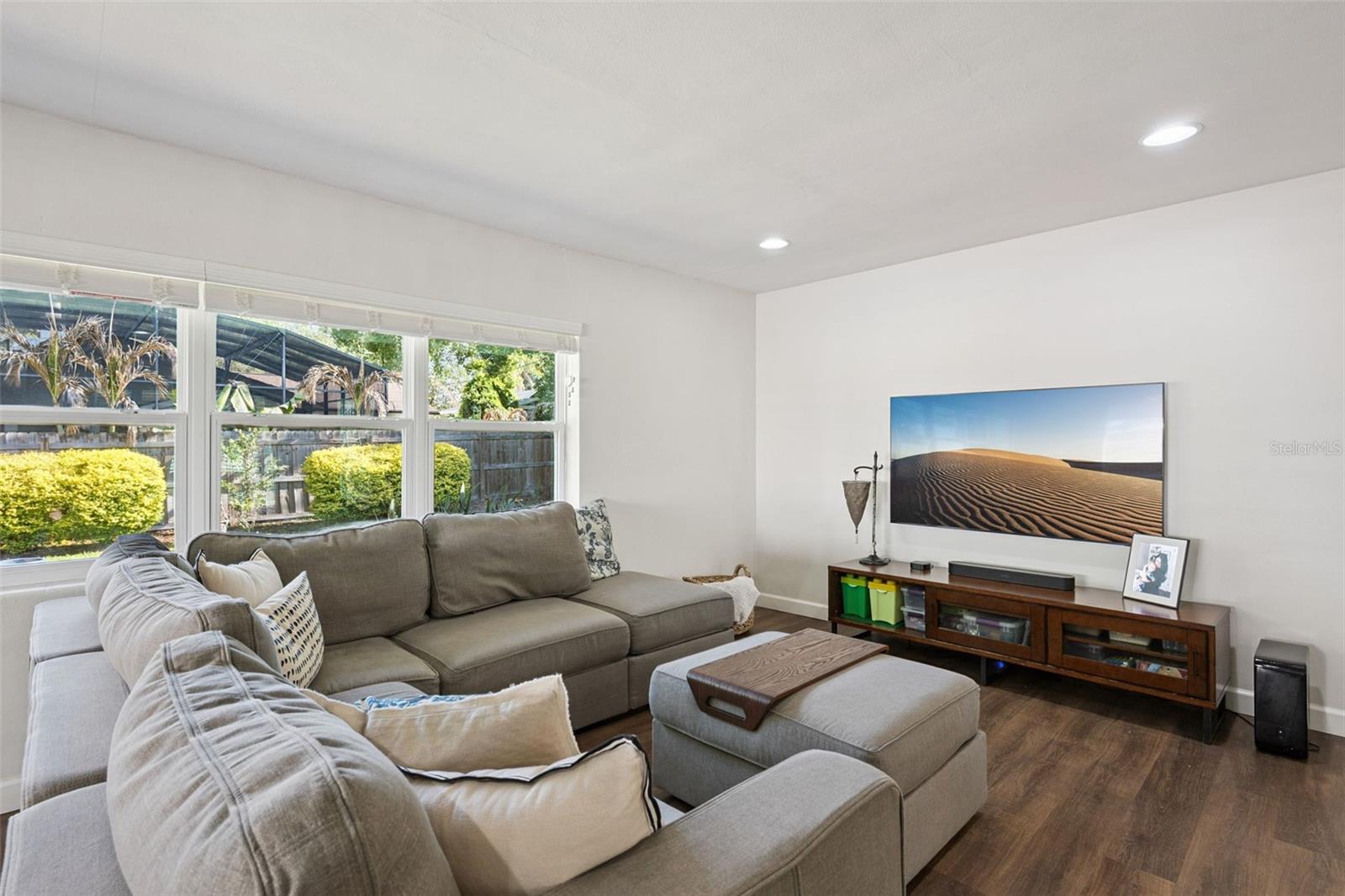 Image 11 of 35 For 1215 Ridgecrest Rd Road