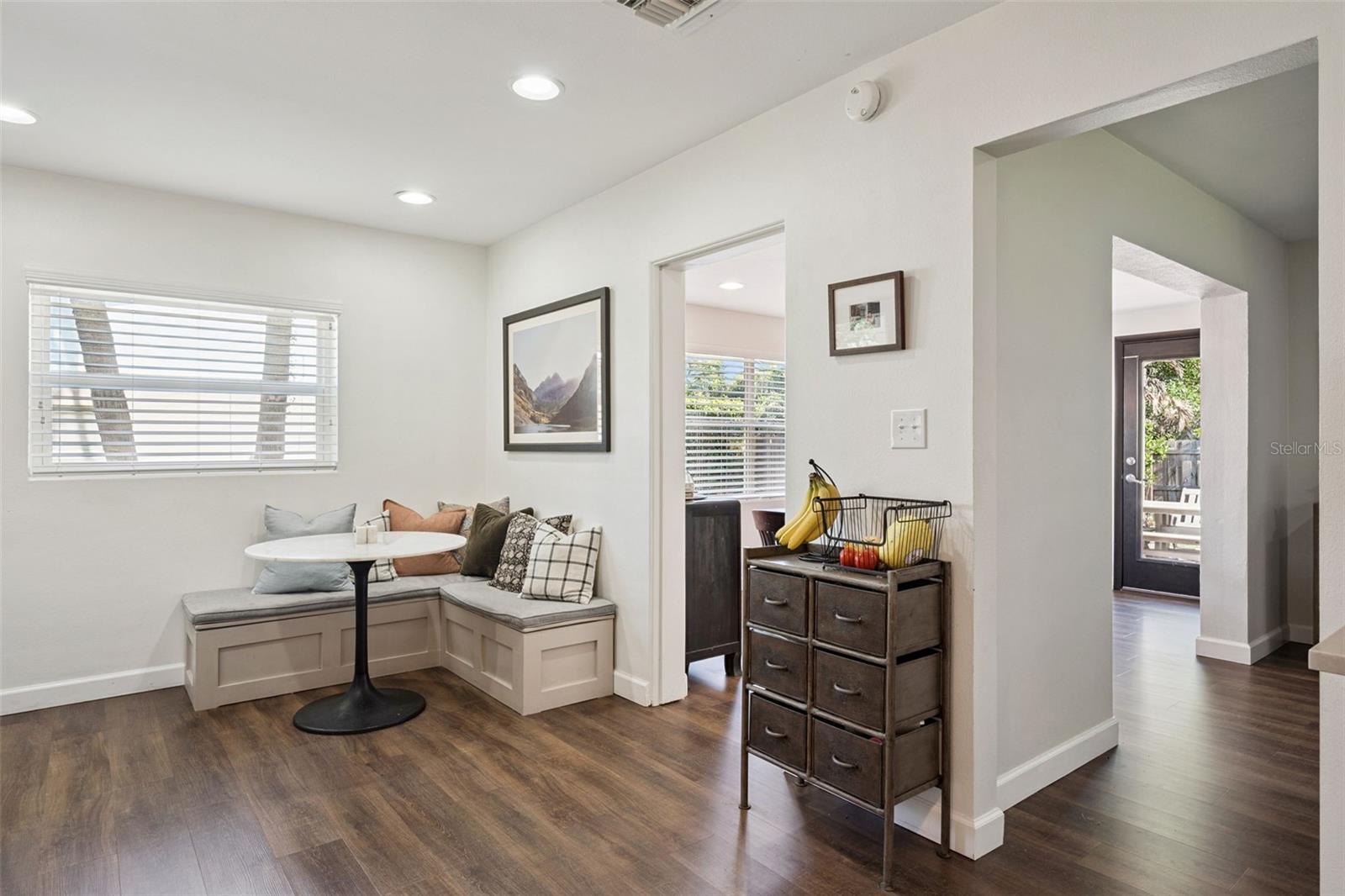 Image 15 of 35 For 1215 Ridgecrest Rd Road