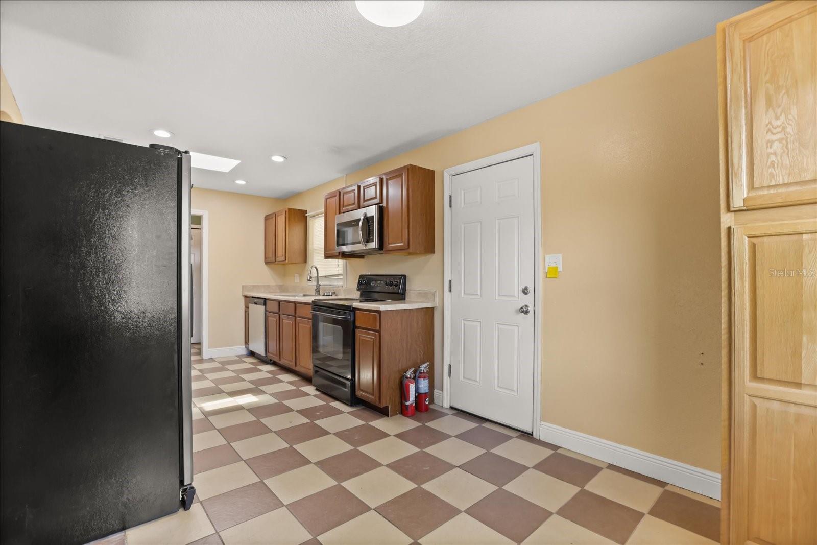 Image 4 of 30 For 1739 Hinckley Road