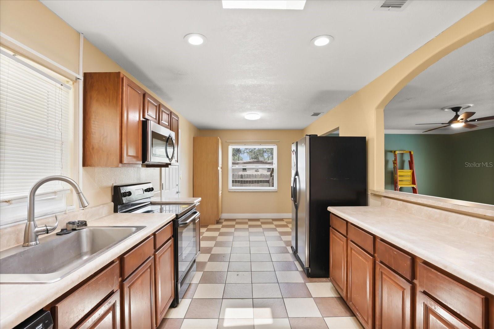 Image 5 of 30 For 1739 Hinckley Road