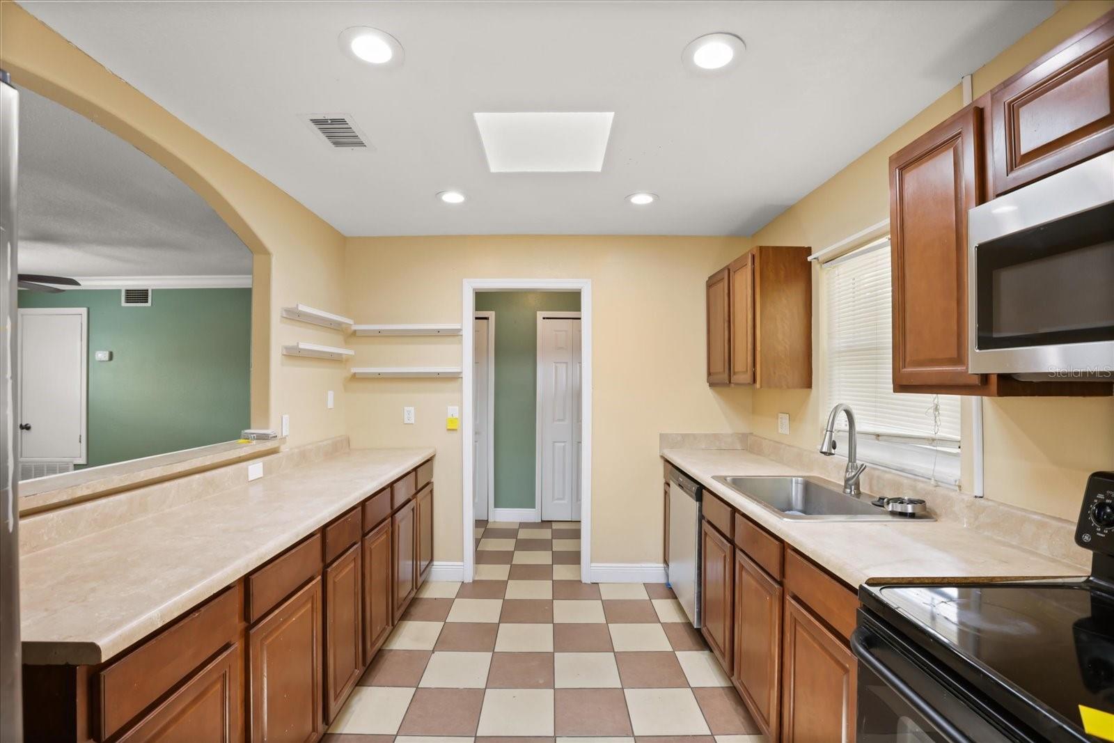 Image 6 of 30 For 1739 Hinckley Road