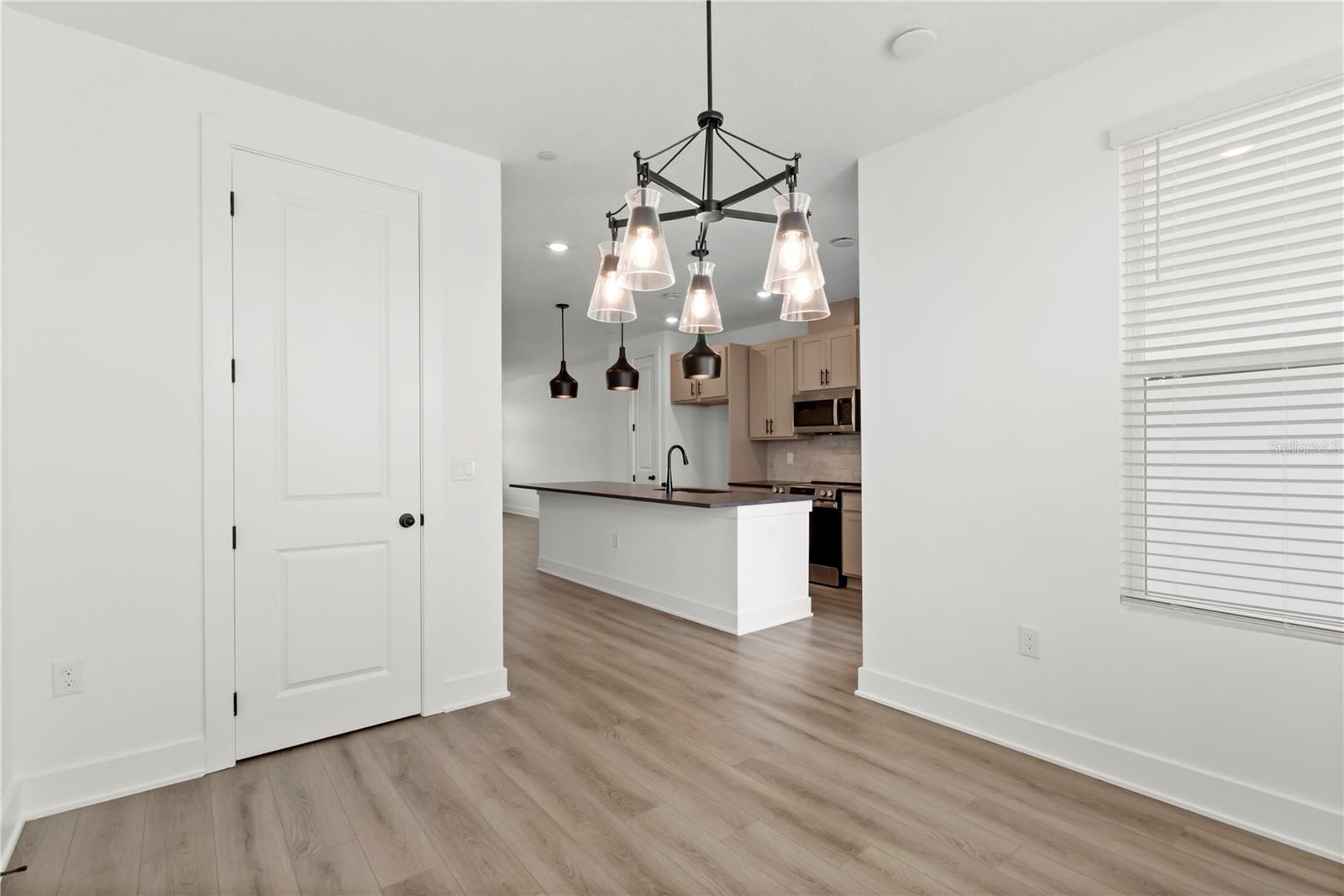 Image 16 of 39 For 15363 Hamlin Park Drive