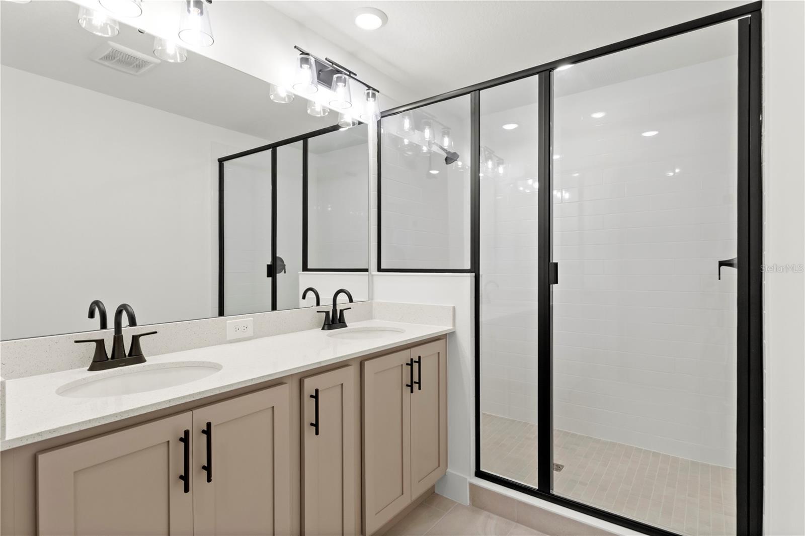 Image 20 of 39 For 15363 Hamlin Park Drive