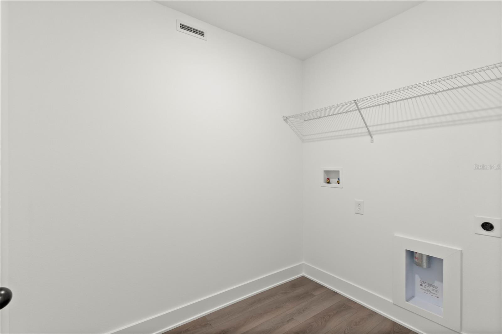 Image 23 of 39 For 15363 Hamlin Park Drive