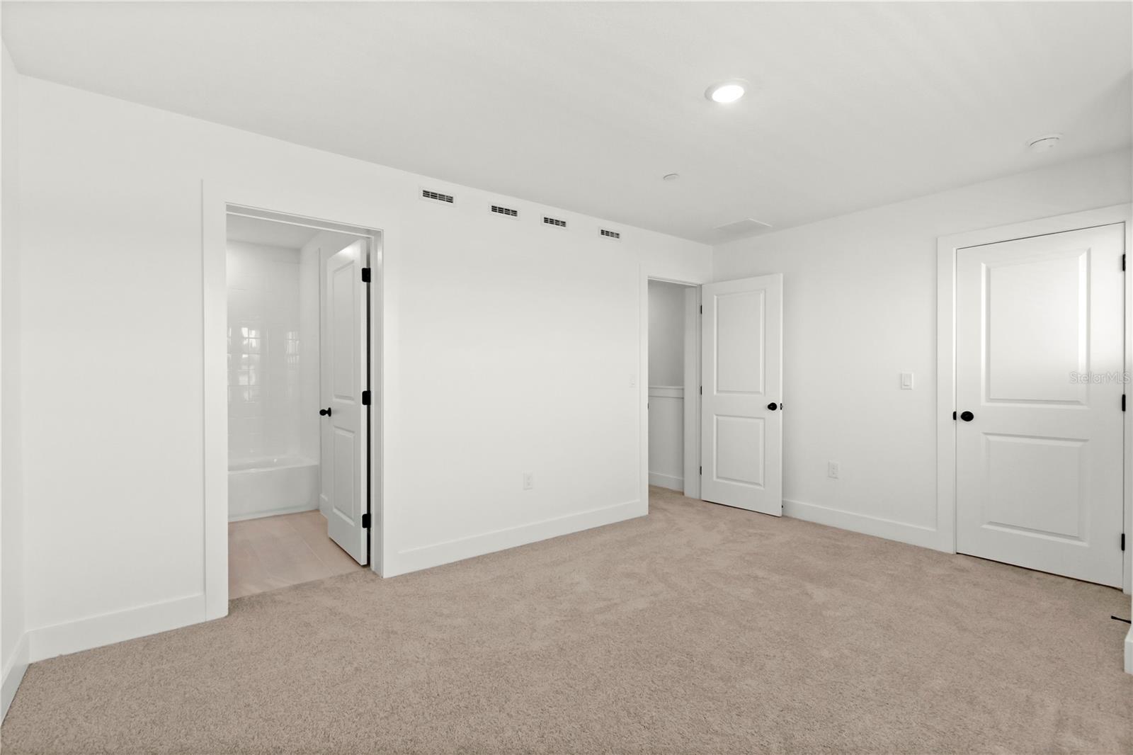 Image 25 of 39 For 15363 Hamlin Park Drive