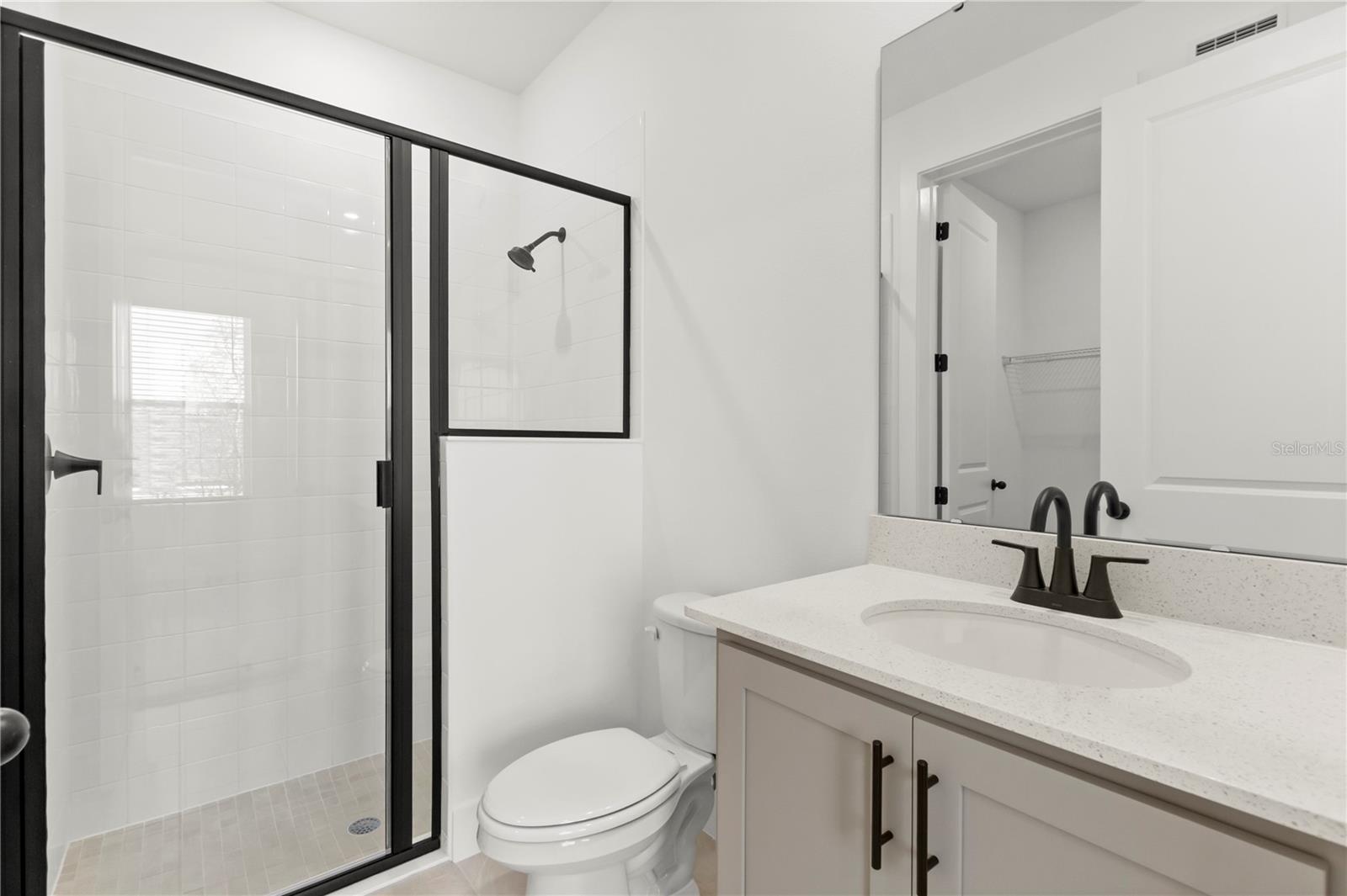 Image 5 of 39 For 15363 Hamlin Park Drive