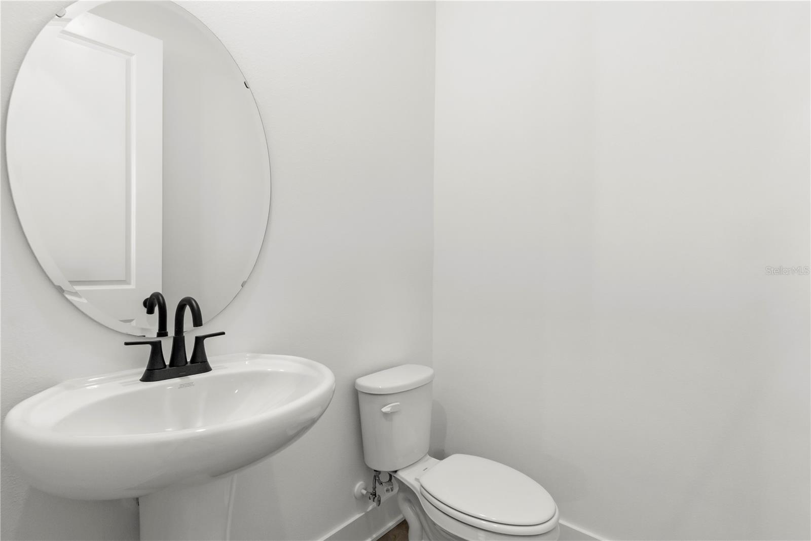 Image 6 of 39 For 15363 Hamlin Park Drive