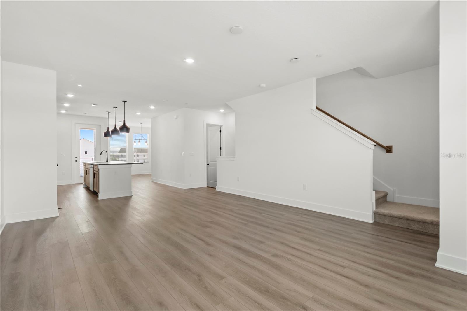 Image 9 of 39 For 15363 Hamlin Park Drive