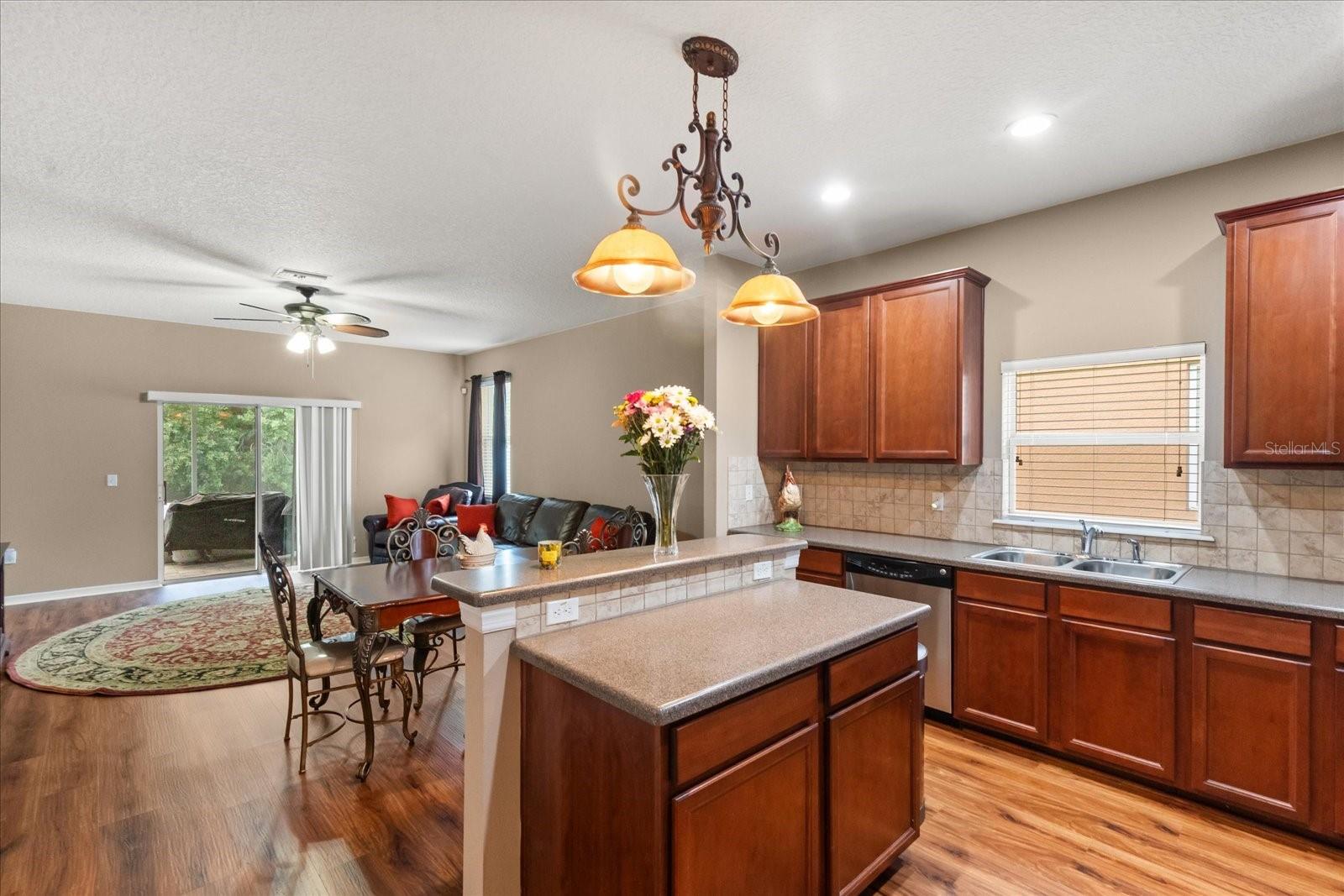 Image 7 of 35 For 2721 Walden Woods Drive