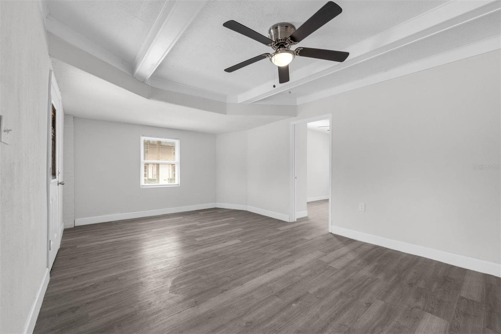 Image 11 of 41 For 550 Ridgewood Avenue