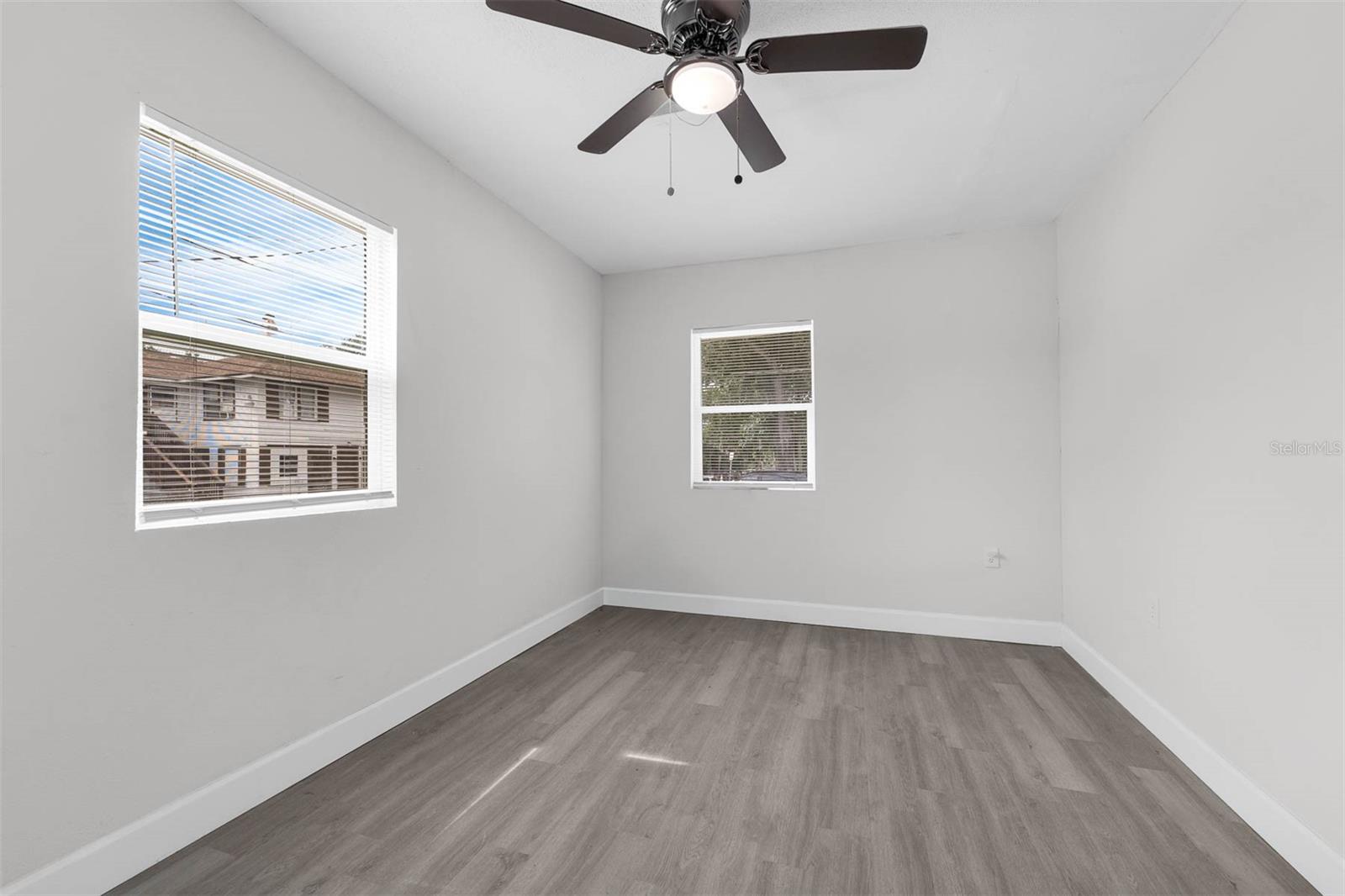 Image 13 of 41 For 550 Ridgewood Avenue