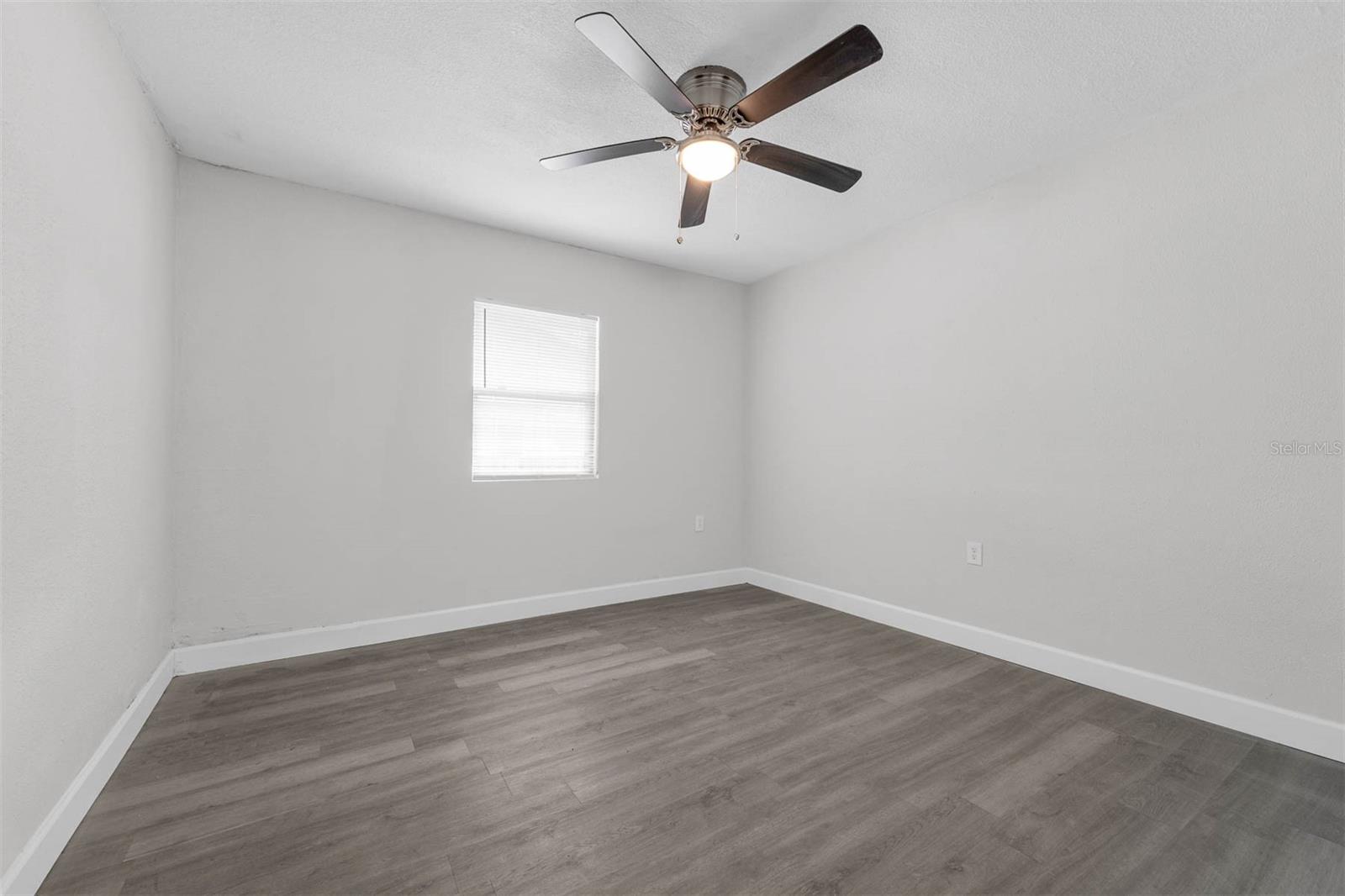 Image 16 of 41 For 550 Ridgewood Avenue