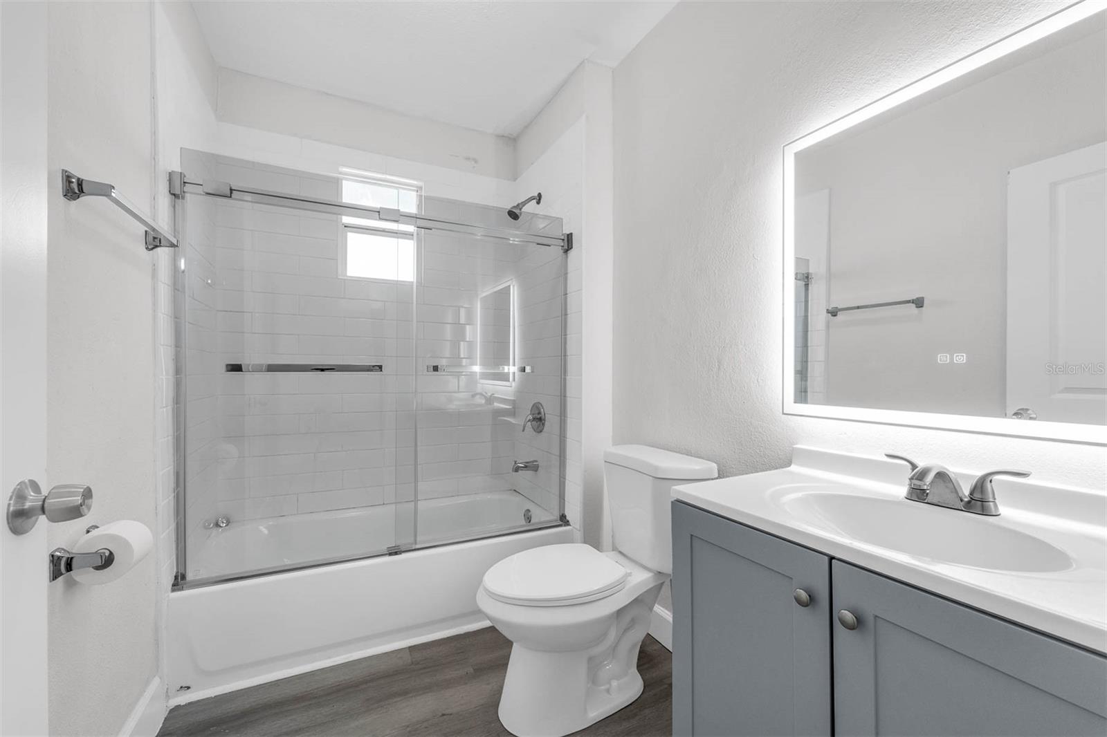 Image 17 of 41 For 550 Ridgewood Avenue