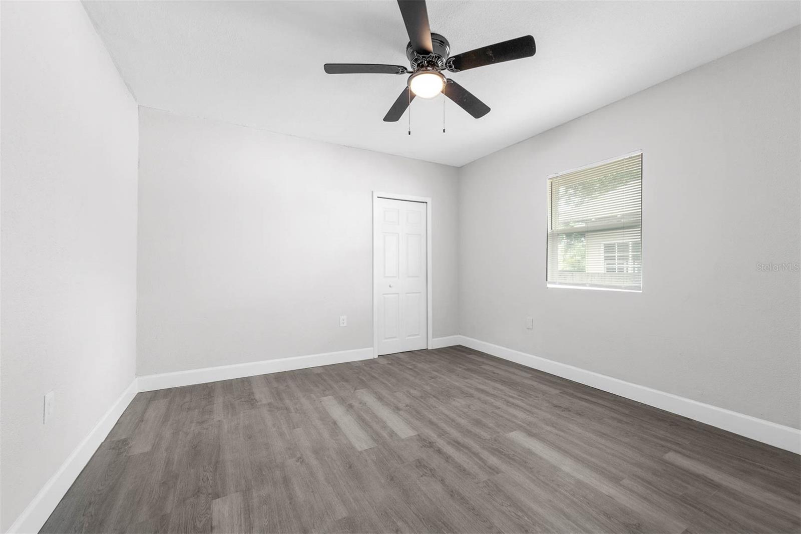 Image 18 of 41 For 550 Ridgewood Avenue