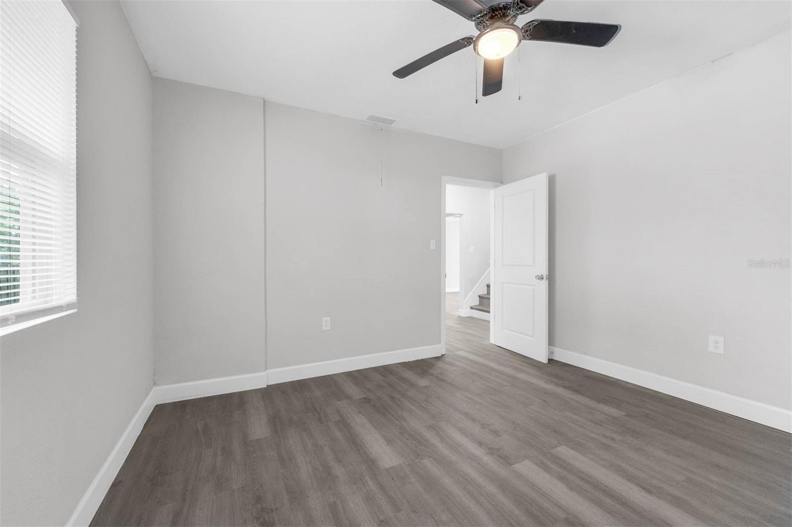 Image 19 of 41 For 550 Ridgewood Avenue