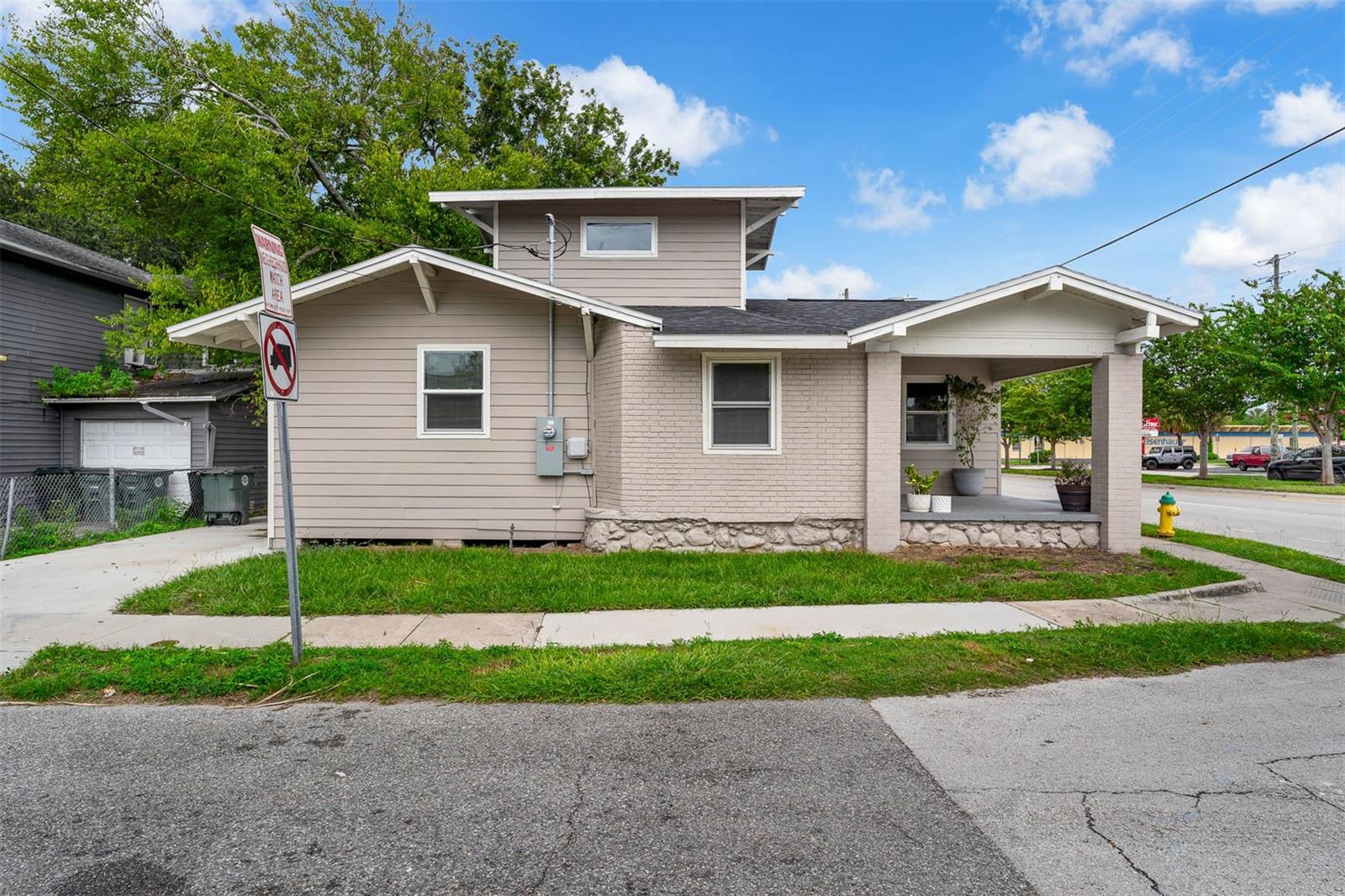 Image 3 of 41 For 550 Ridgewood Avenue