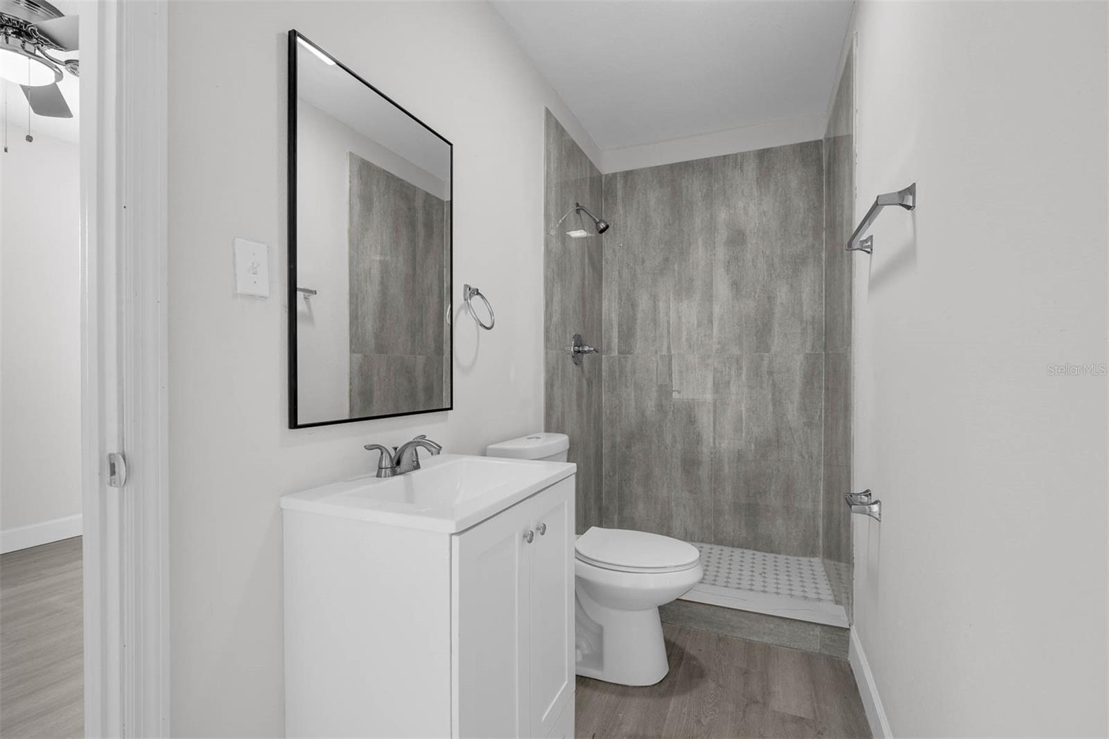 Image 32 of 41 For 550 Ridgewood Avenue
