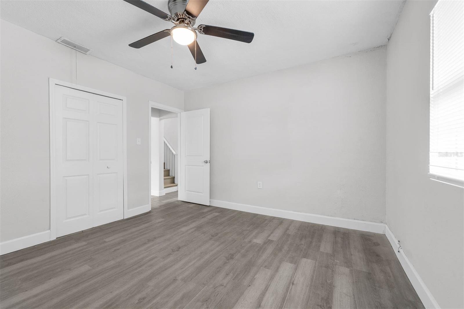Image 34 of 41 For 550 Ridgewood Avenue