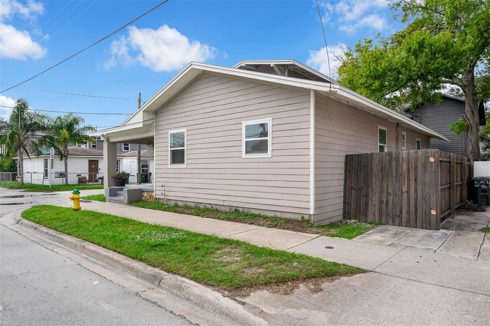 Image 4 of 41 For 550 Ridgewood Avenue