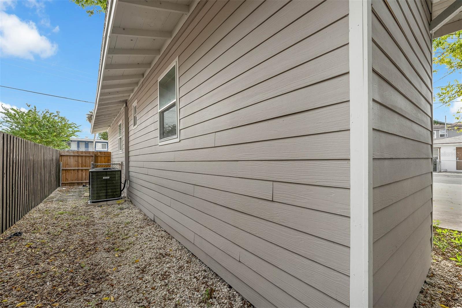 Image 6 of 41 For 550 Ridgewood Avenue
