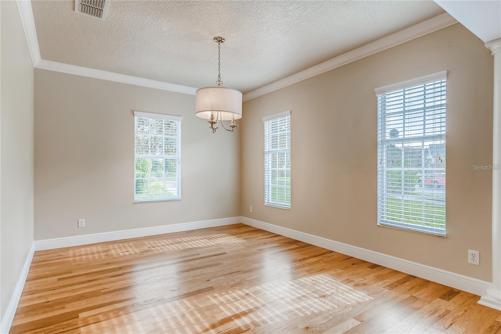 Image 3 of 19 For 730 Oak Shadows Road