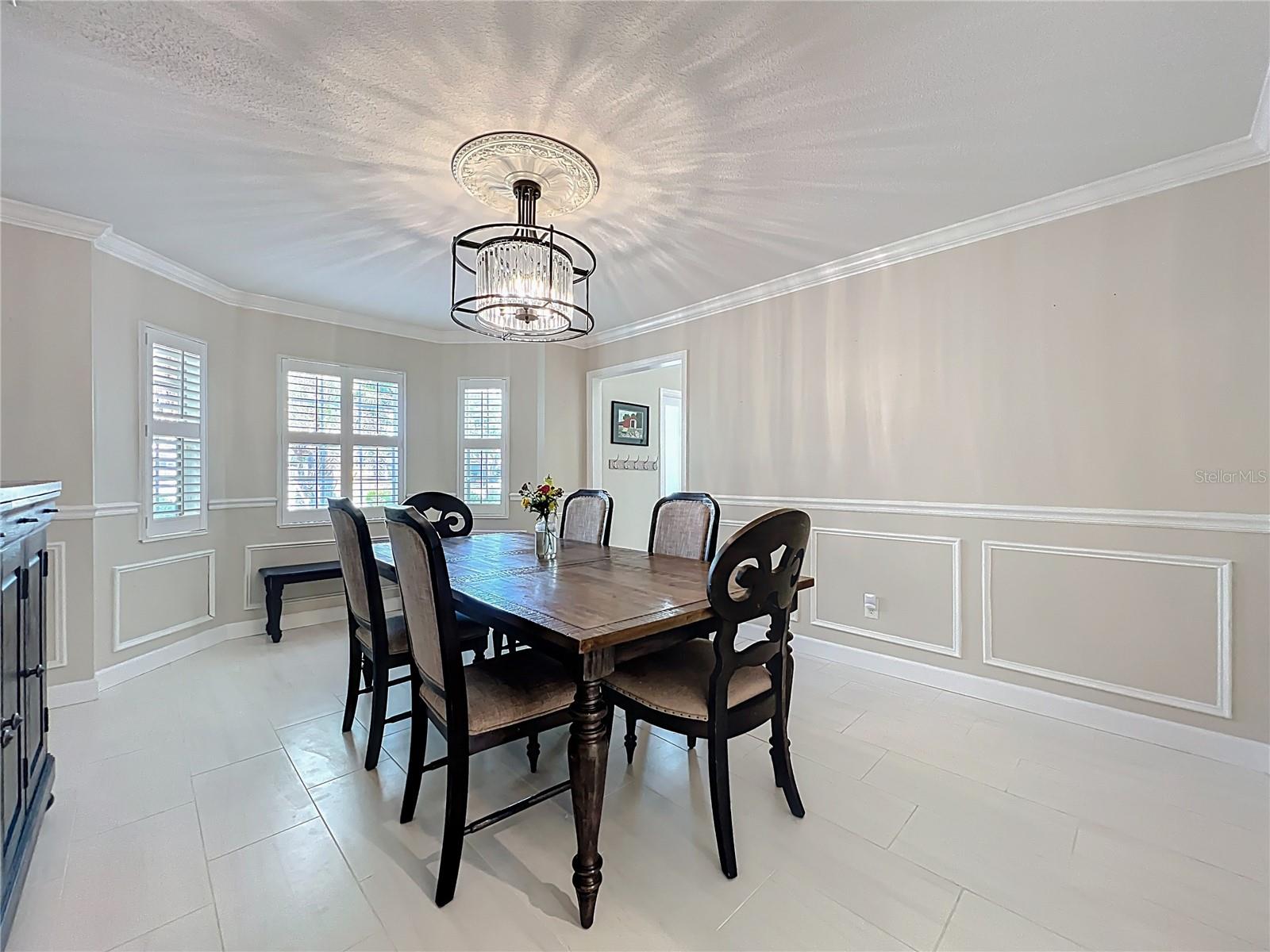 Image 17 of 100 For 839 Deerwood Avenue