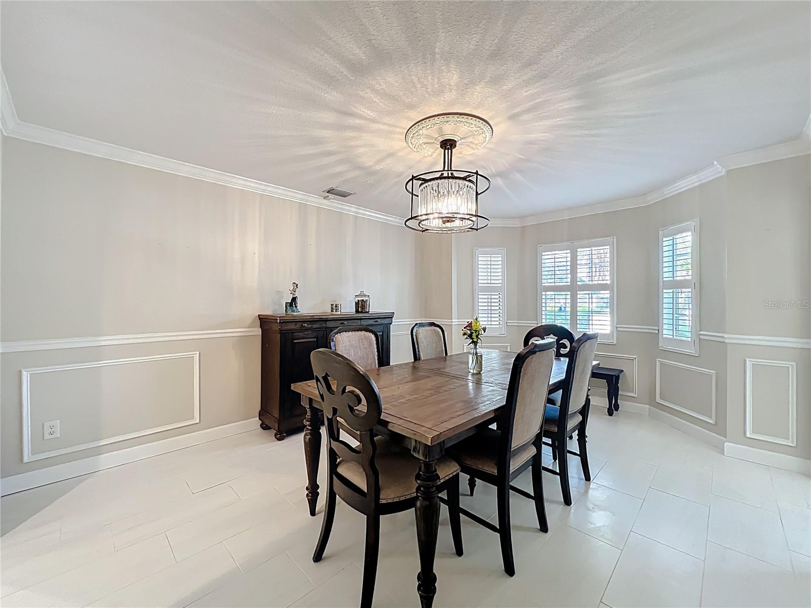 Image 18 of 100 For 839 Deerwood Avenue