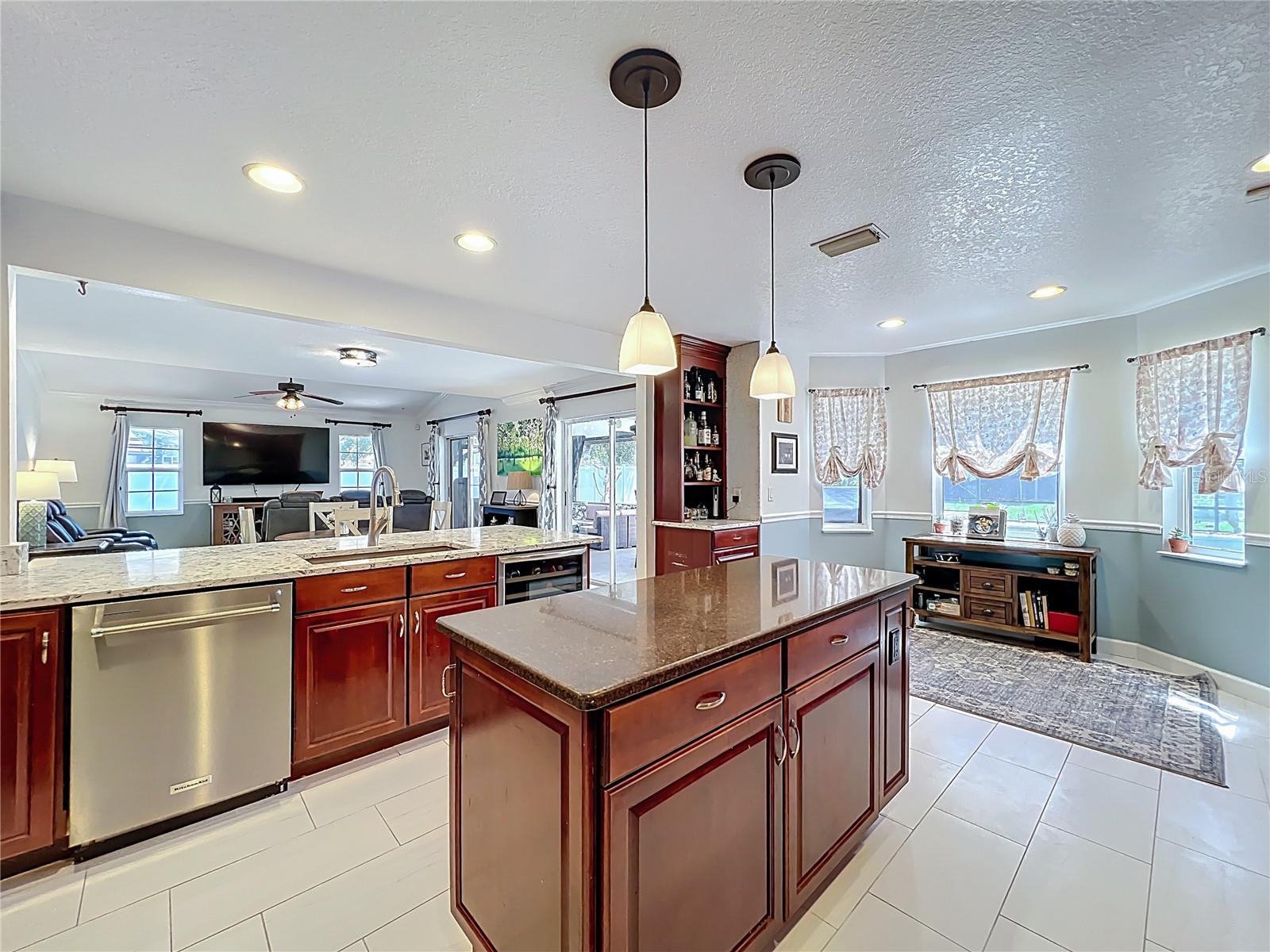 Image 20 of 100 For 839 Deerwood Avenue