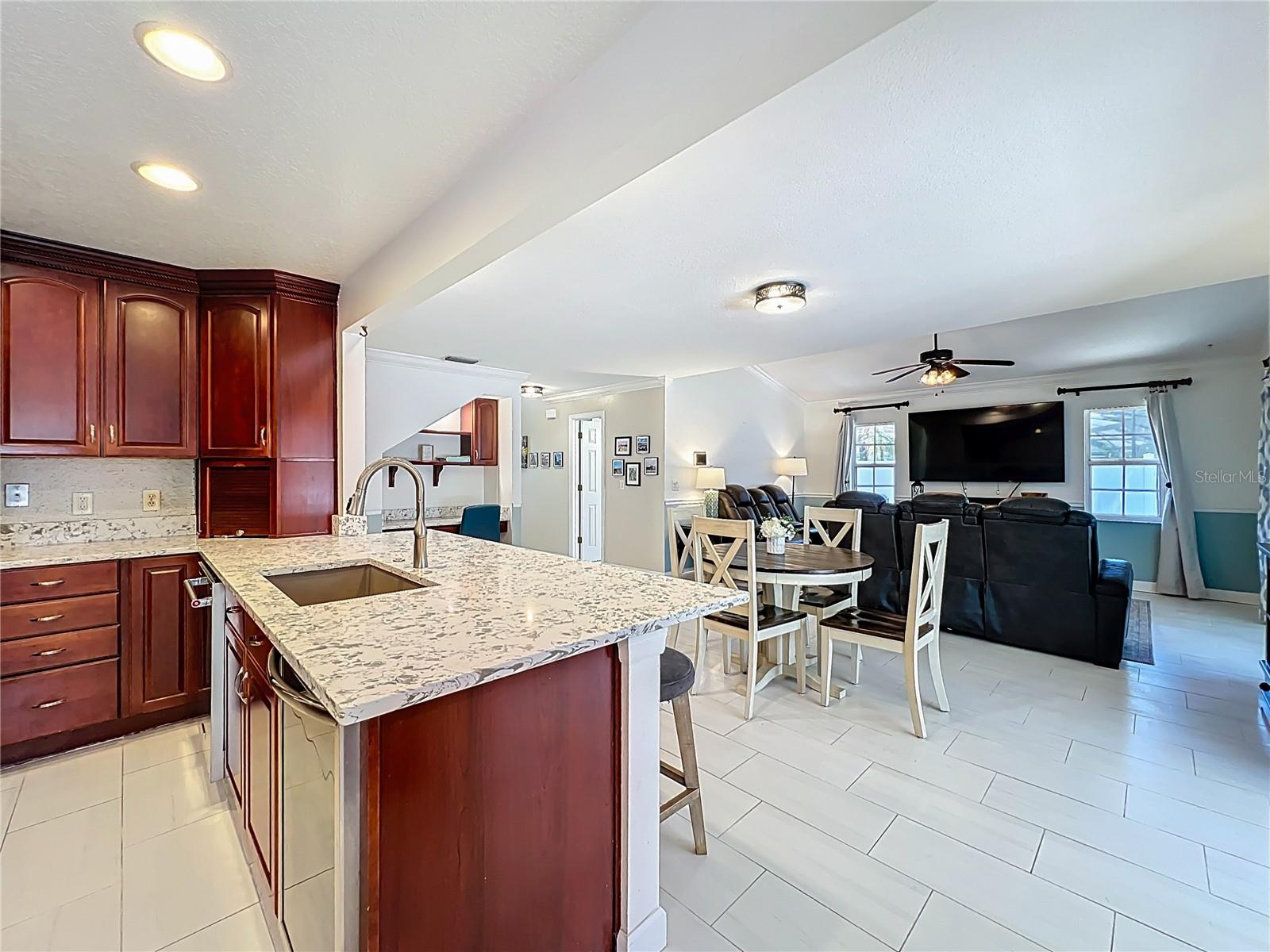 Image 28 of 100 For 839 Deerwood Avenue