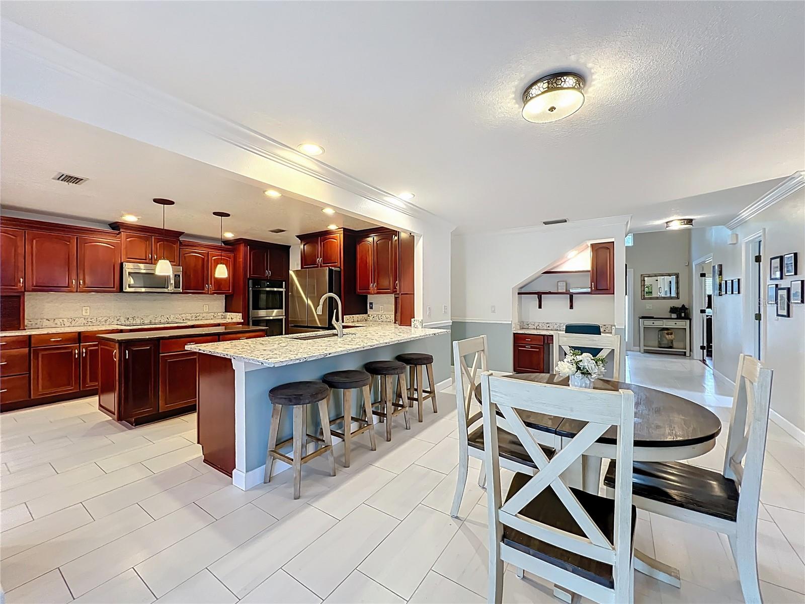 Image 35 of 100 For 839 Deerwood Avenue