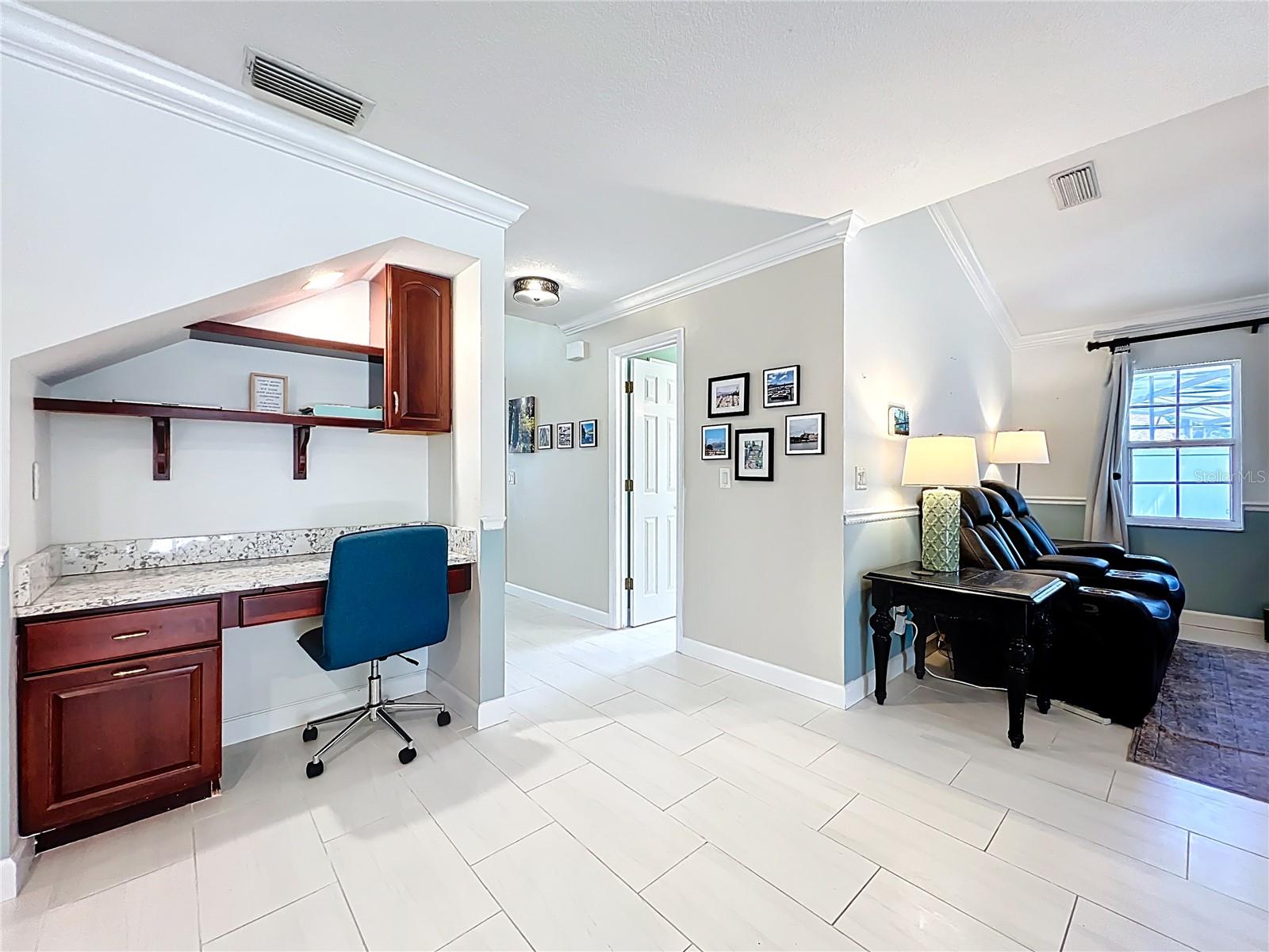 Image 39 of 100 For 839 Deerwood Avenue