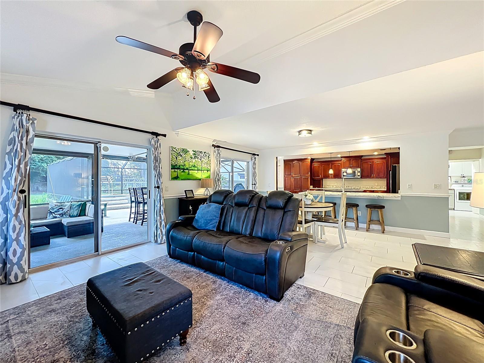 Image 41 of 100 For 839 Deerwood Avenue