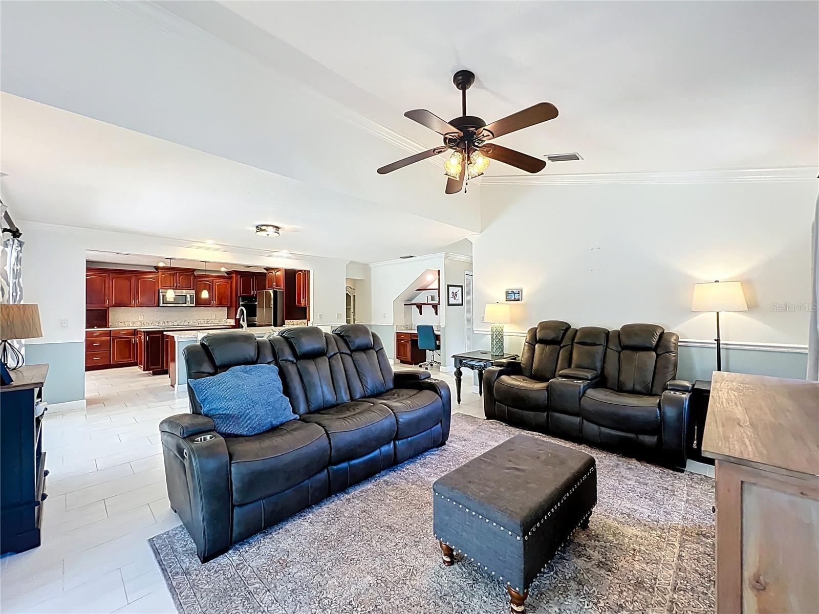 Image 42 of 100 For 839 Deerwood Avenue