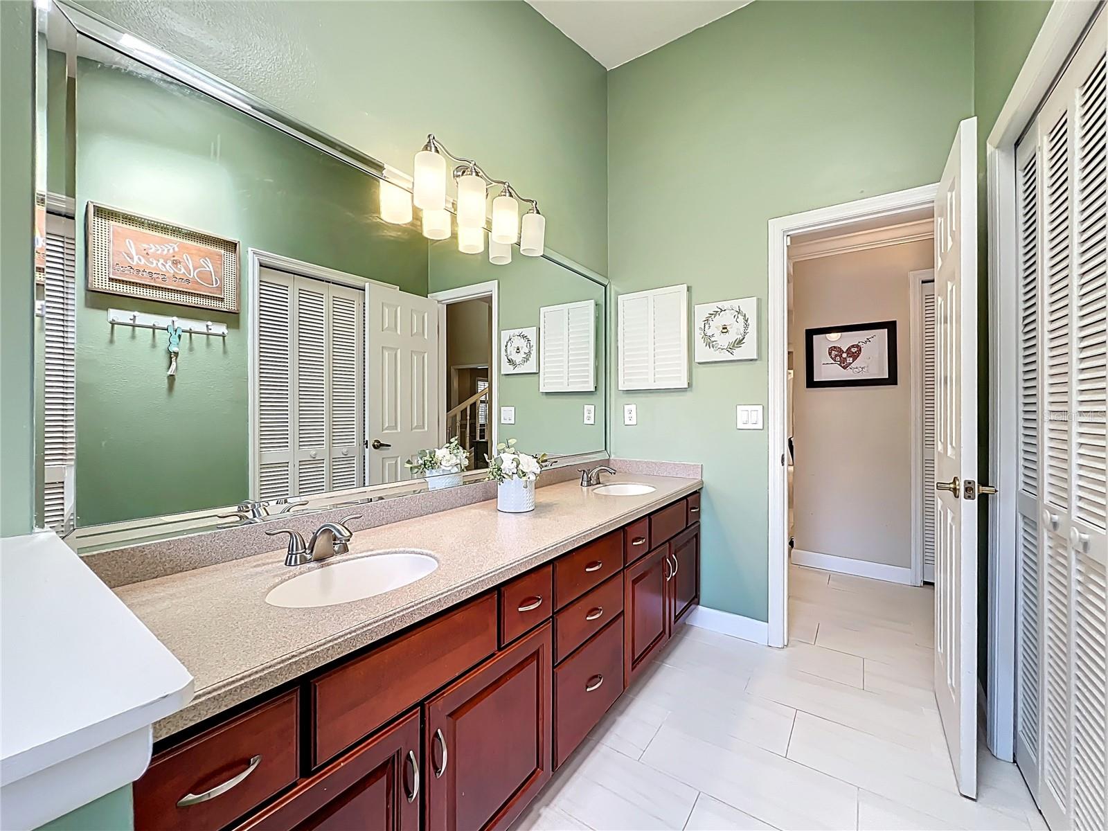 Image 48 of 100 For 839 Deerwood Avenue