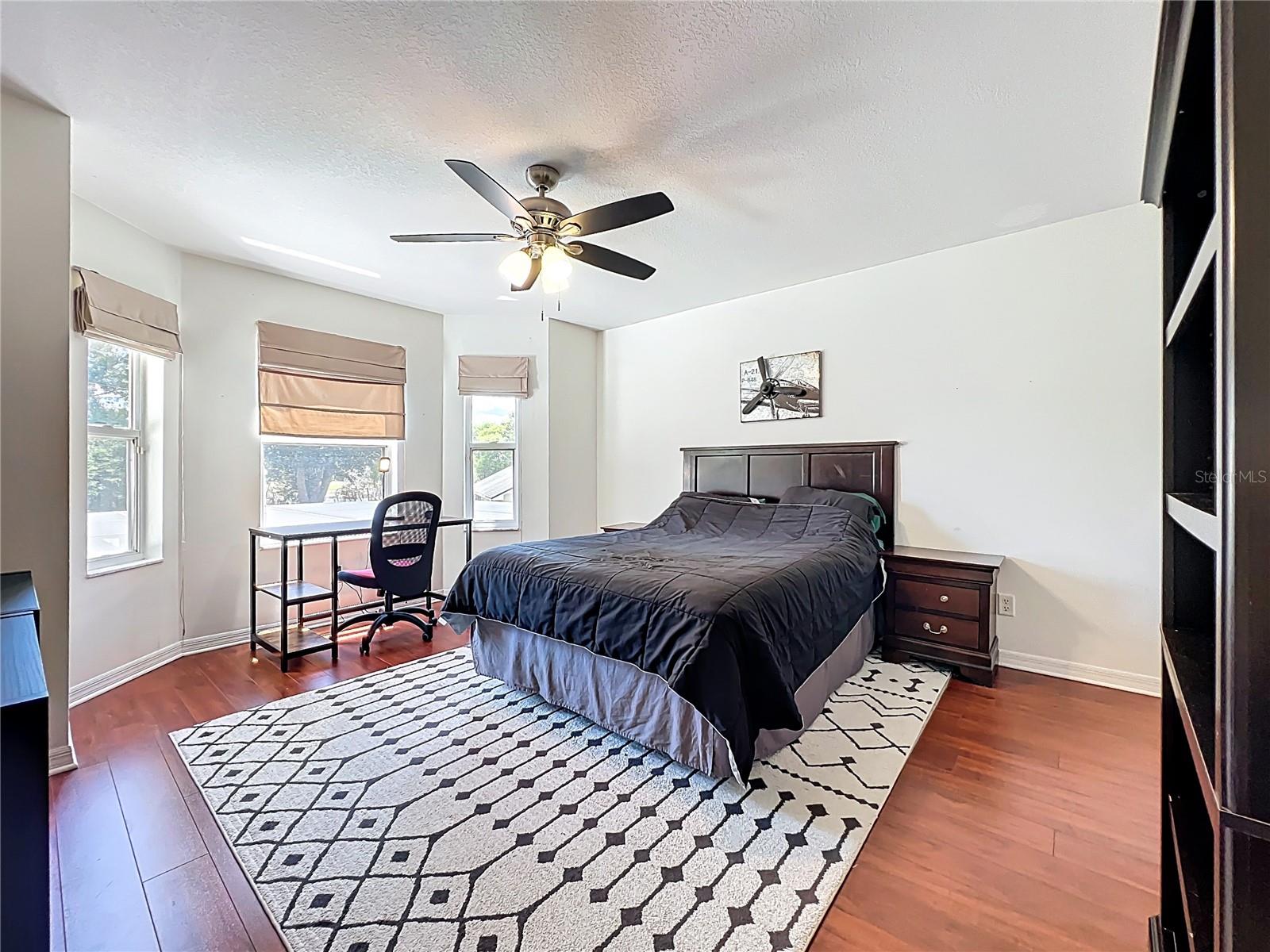 Image 57 of 100 For 839 Deerwood Avenue