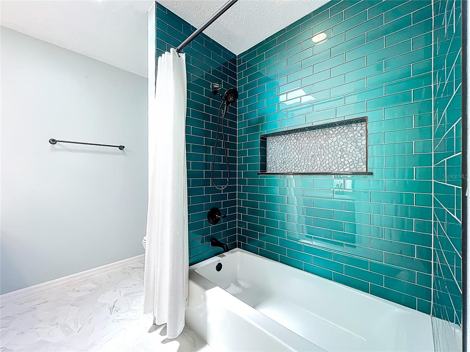 Image 62 of 100 For 839 Deerwood Avenue