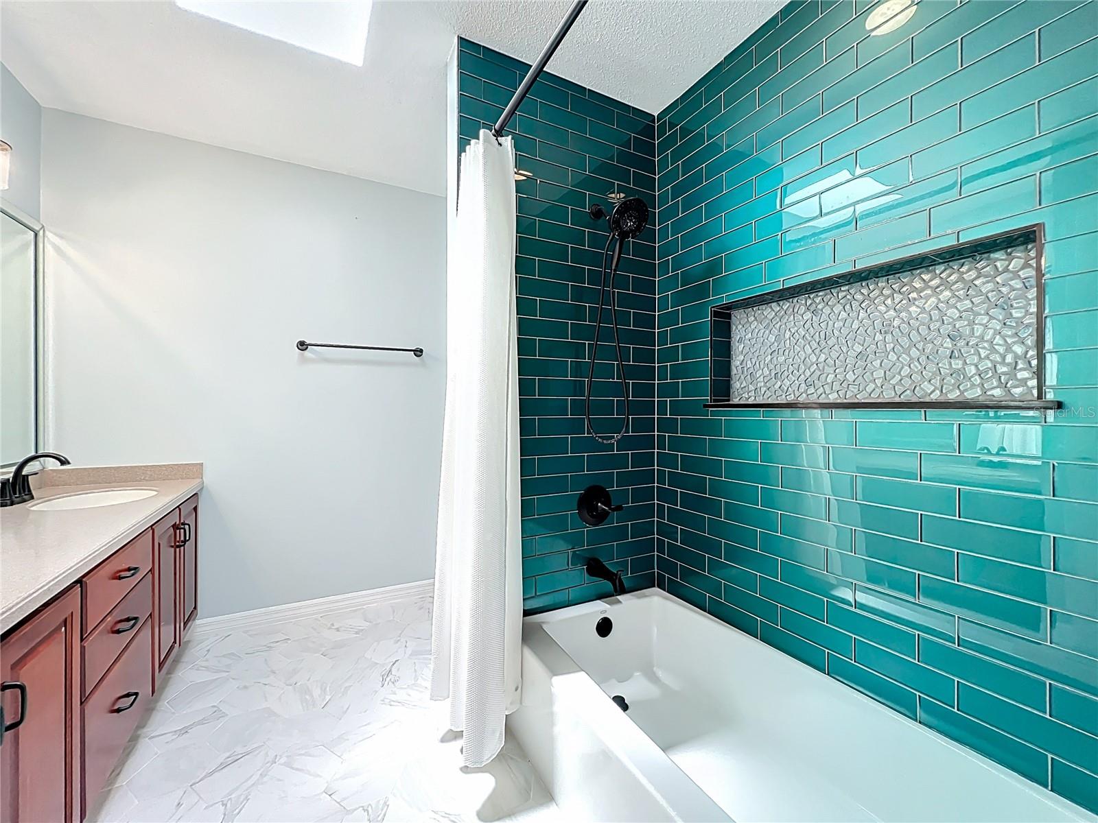 Image 63 of 100 For 839 Deerwood Avenue