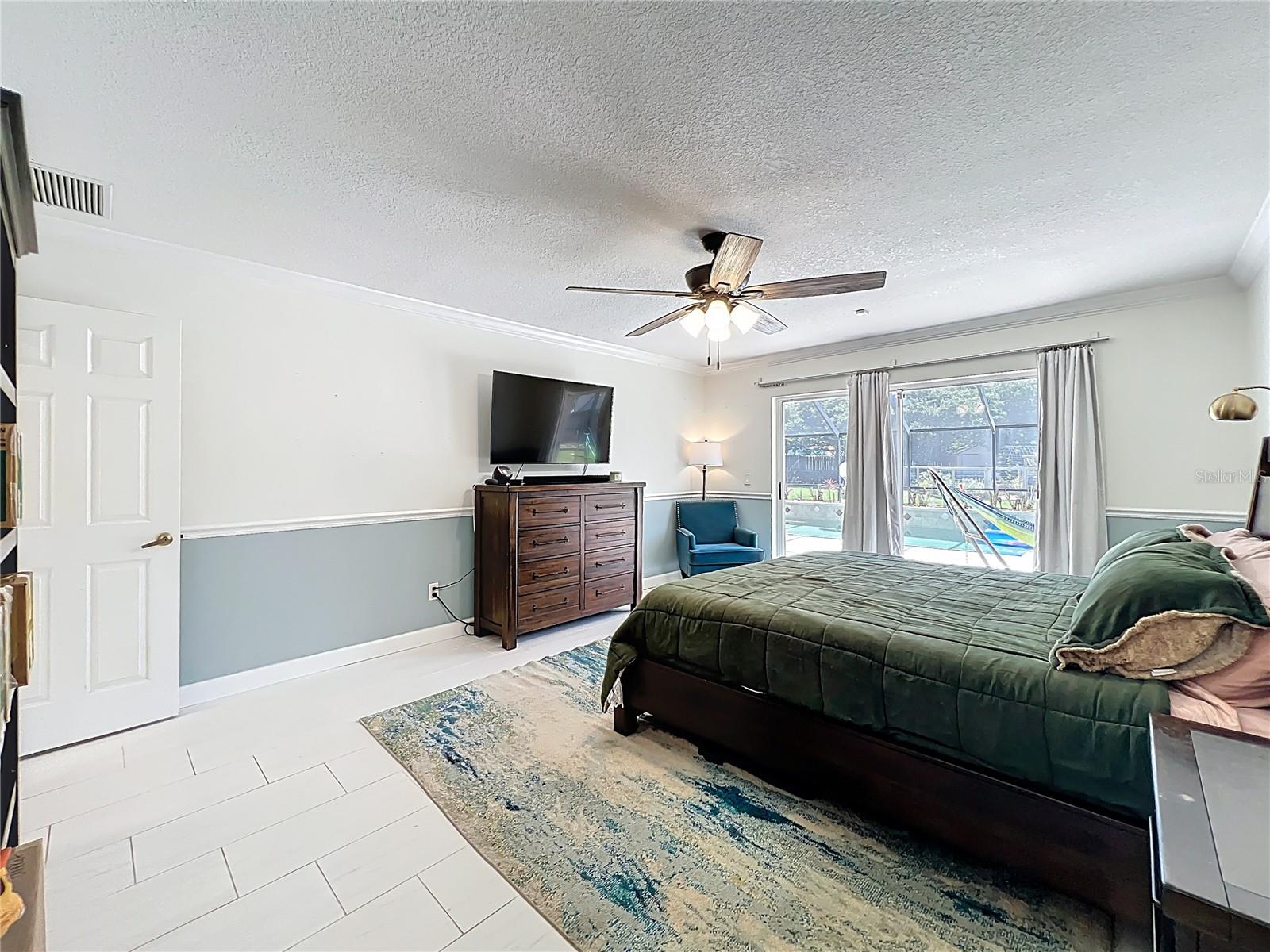 Image 69 of 100 For 839 Deerwood Avenue