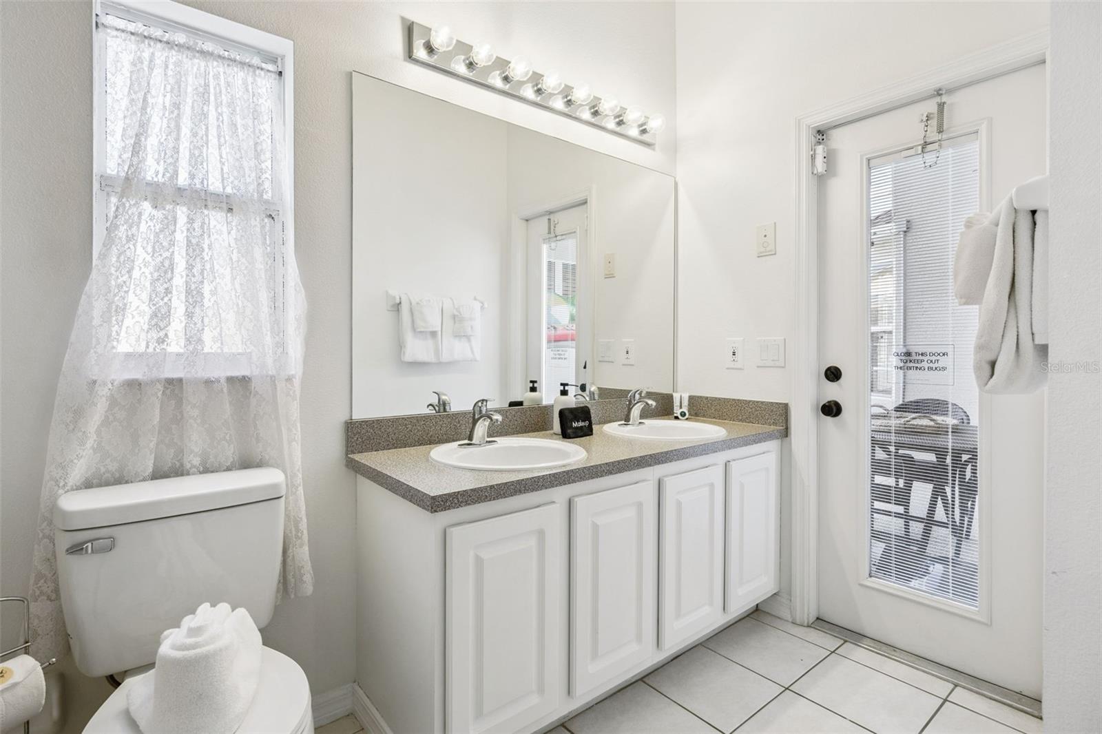 Listing photo id 9 for 225 Tivoli Circle